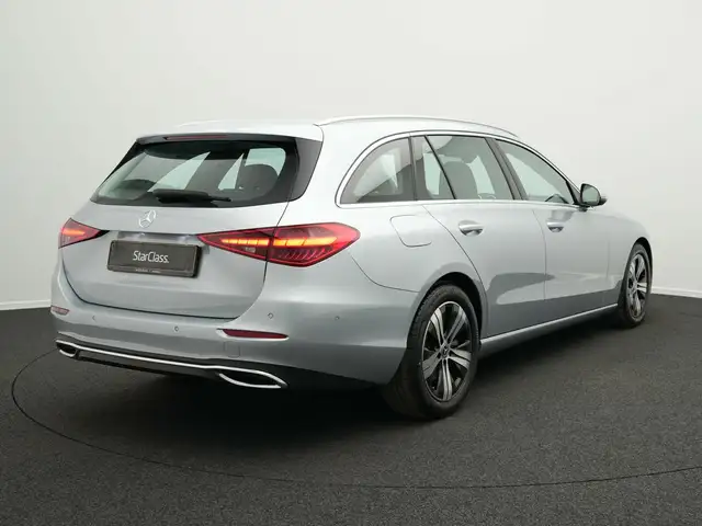 Mercedes-Benz C-Class view 3