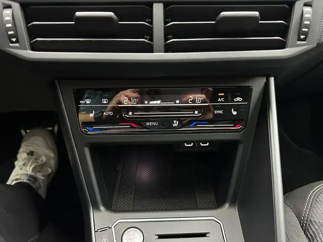 Volkswagen Polo view 21