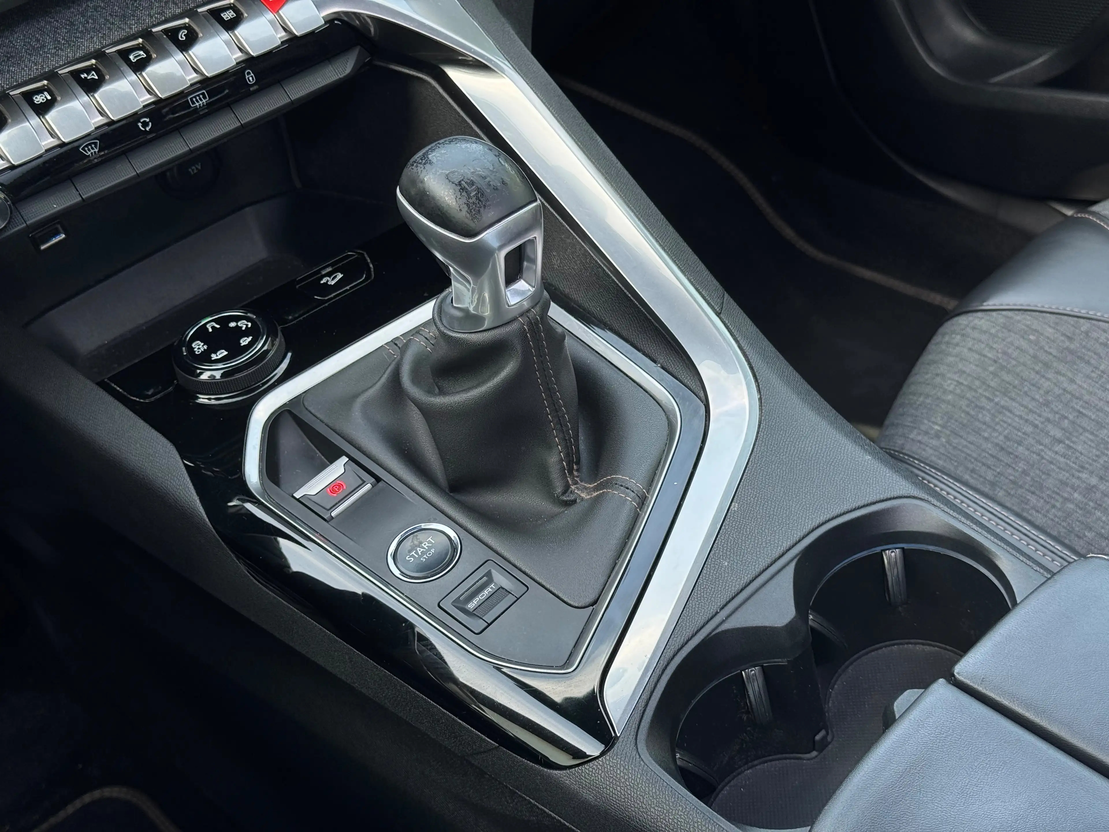 Peugeot 3008 3008 1.5 BlueHDi GT Line TOIT OUVRANT/PANO-SENSOR- — photo 12
