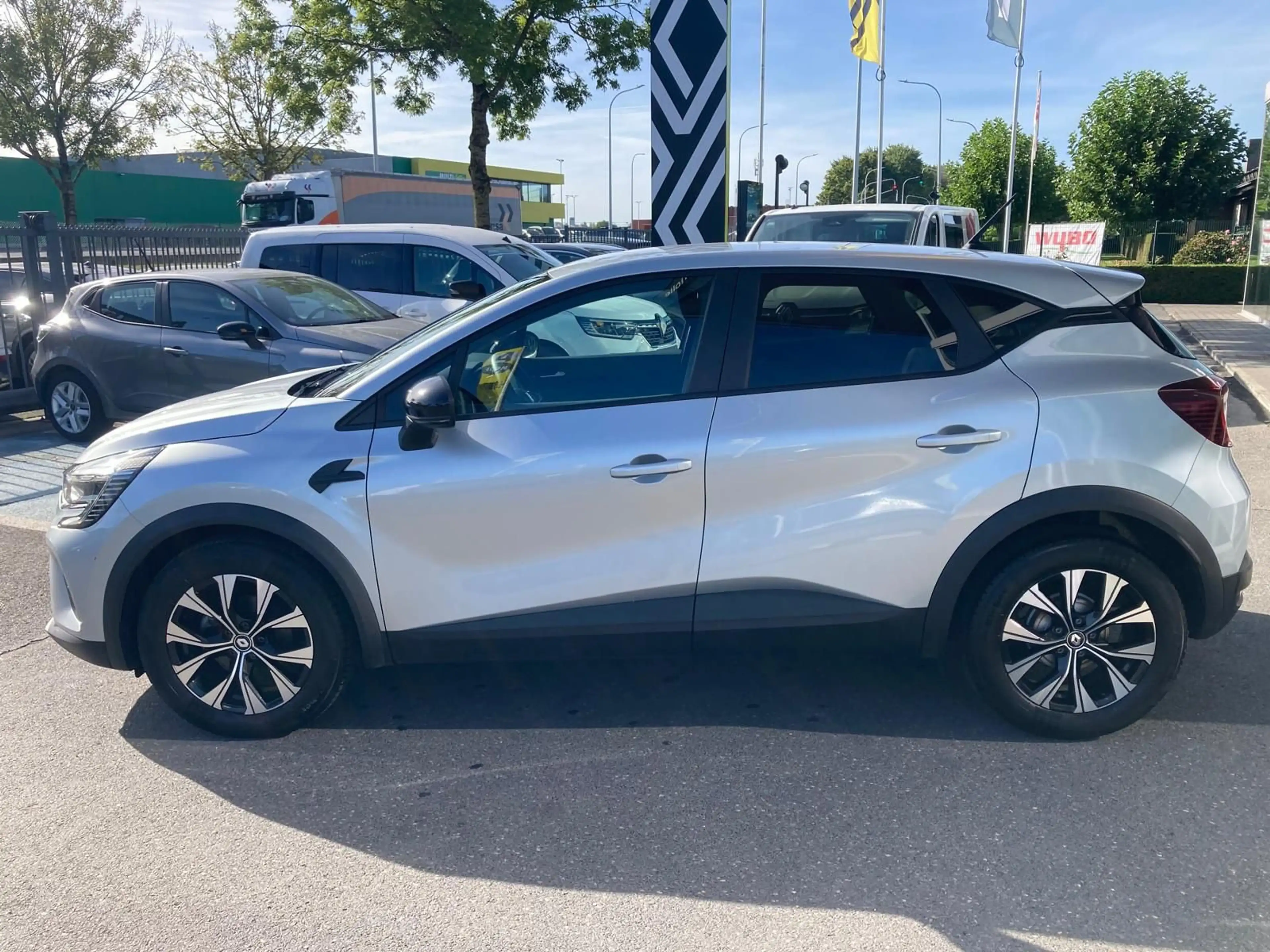 Renault Captur Techno TCe 90 — photo 4