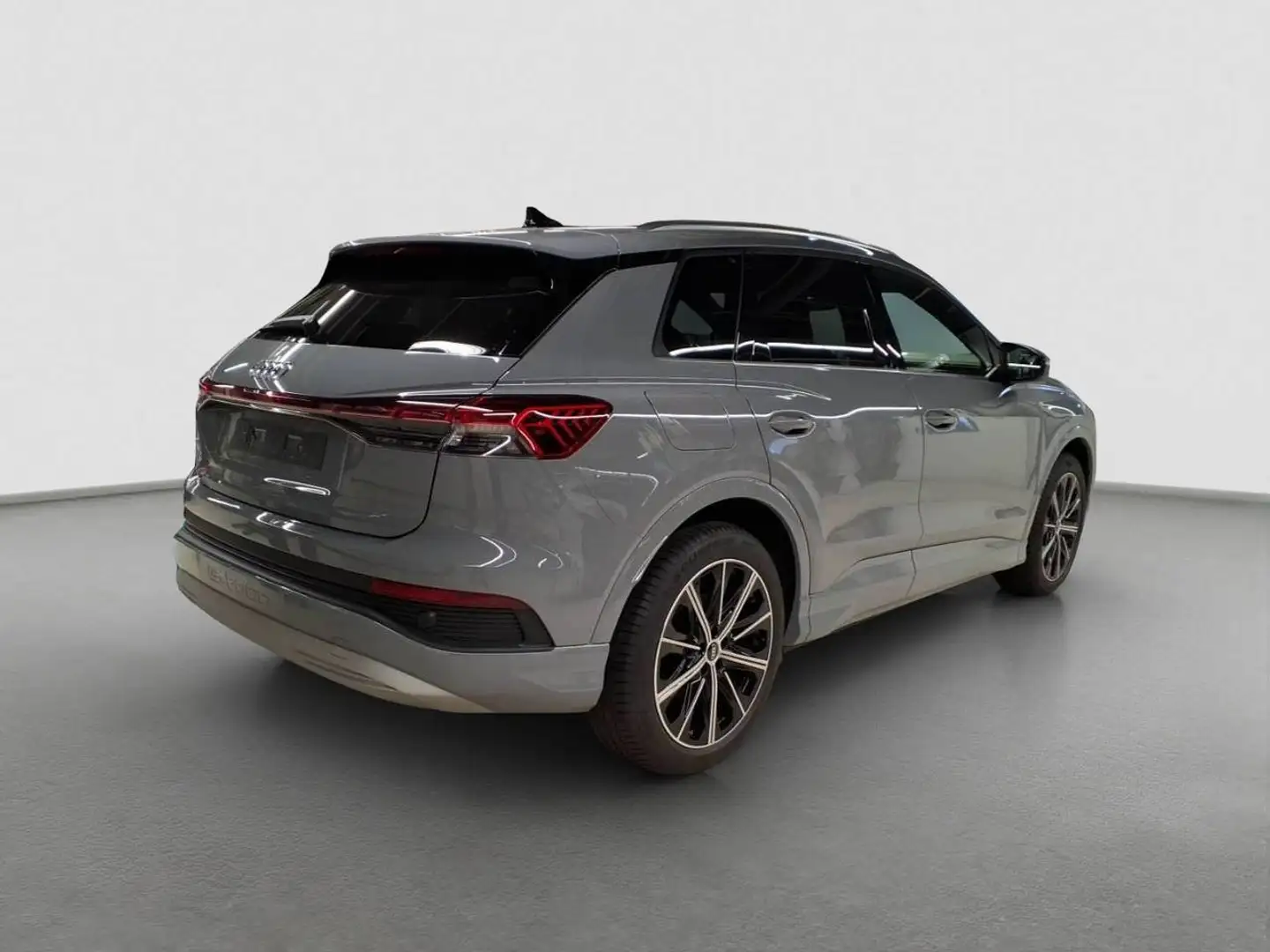 Audi Q4 e-tron 45 S-LINE*NAVI-PLUS*KAMERA*HUD*AHK*VIR Сірий - 2