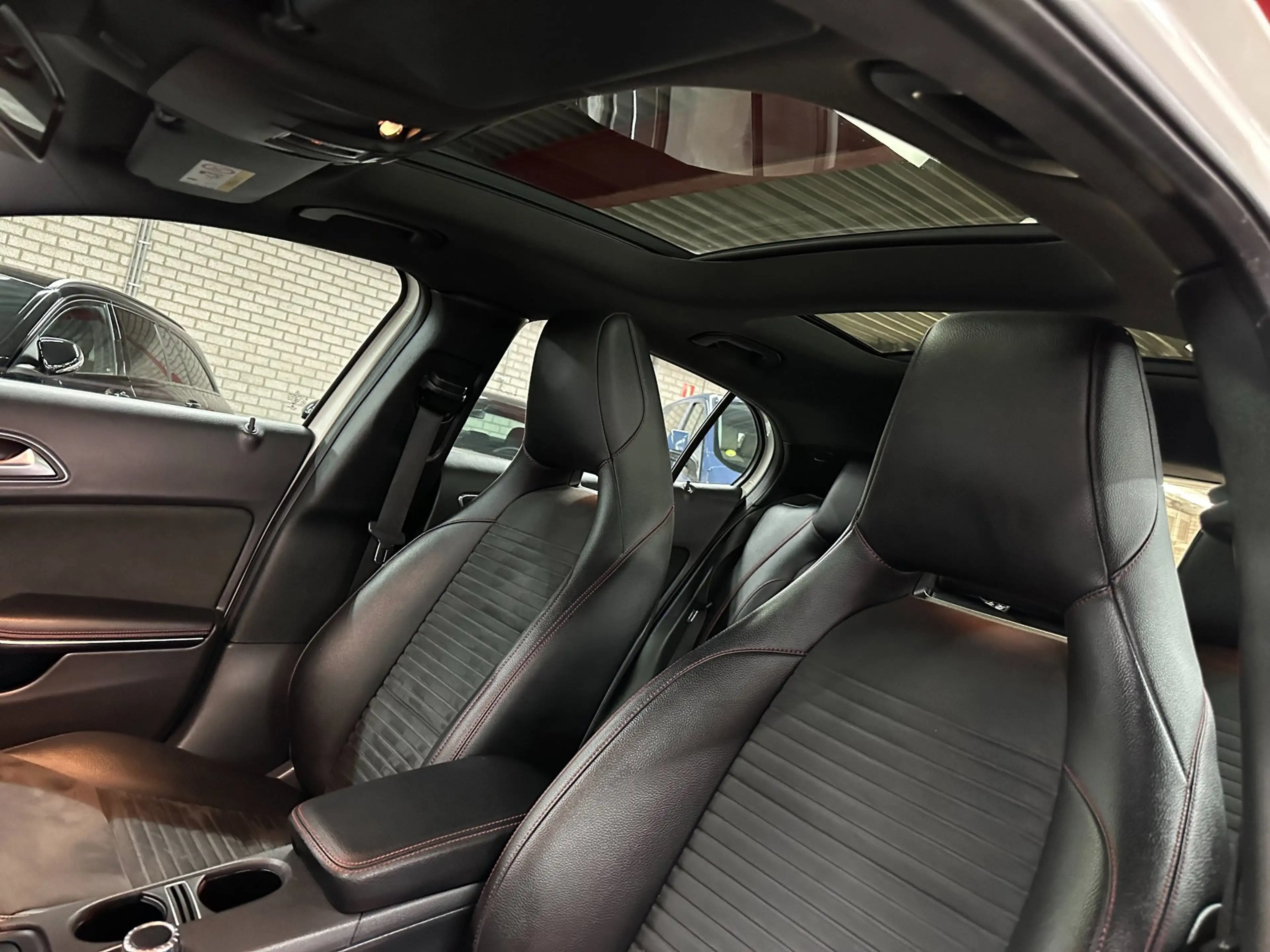 Mercedes-Benz GLA 200 Ambition, AMG, Pano, Trekhaak — photo 12