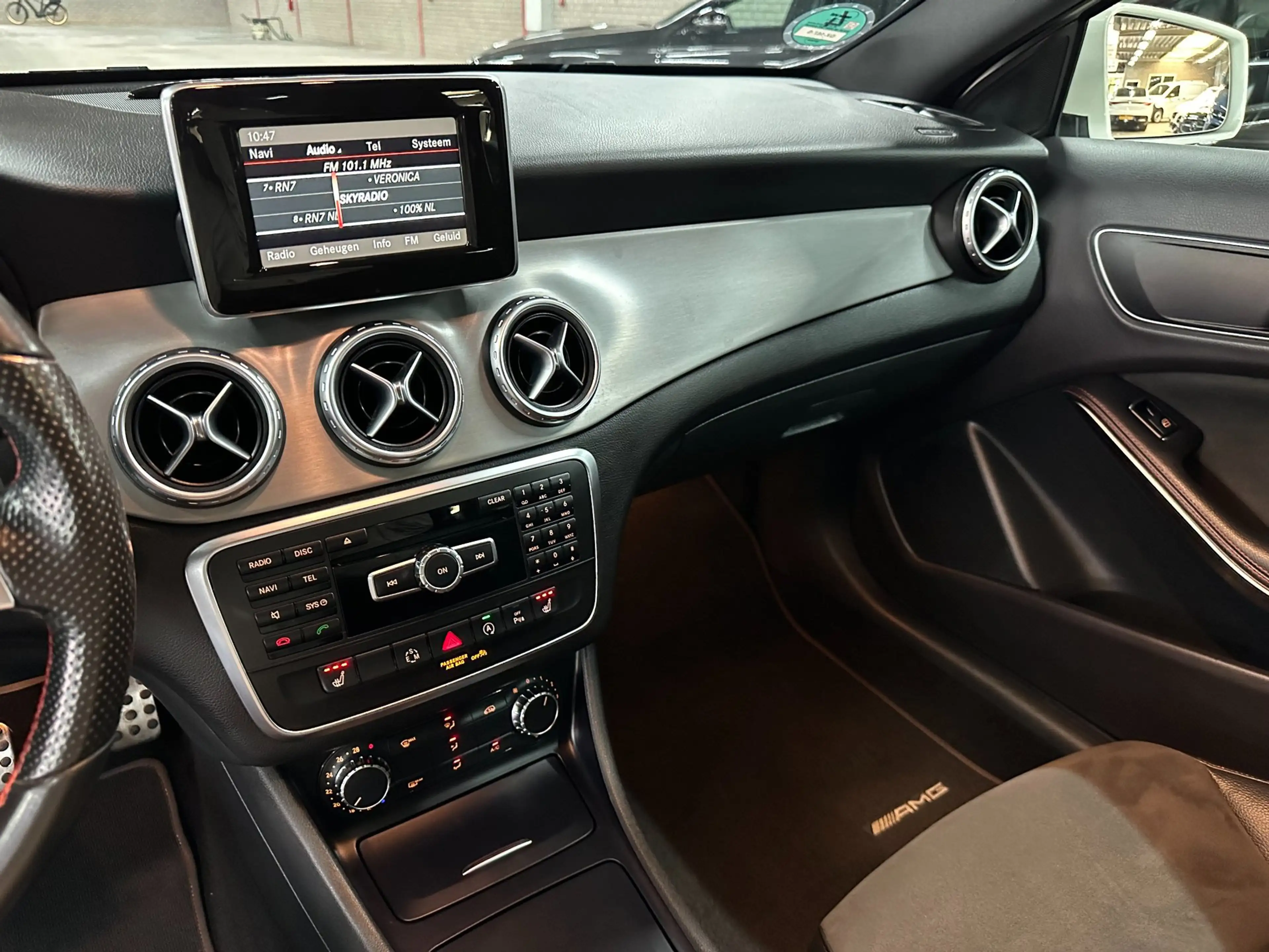 Mercedes-Benz GLA 200 Ambition, AMG, Pano, Trekhaak — photo 15
