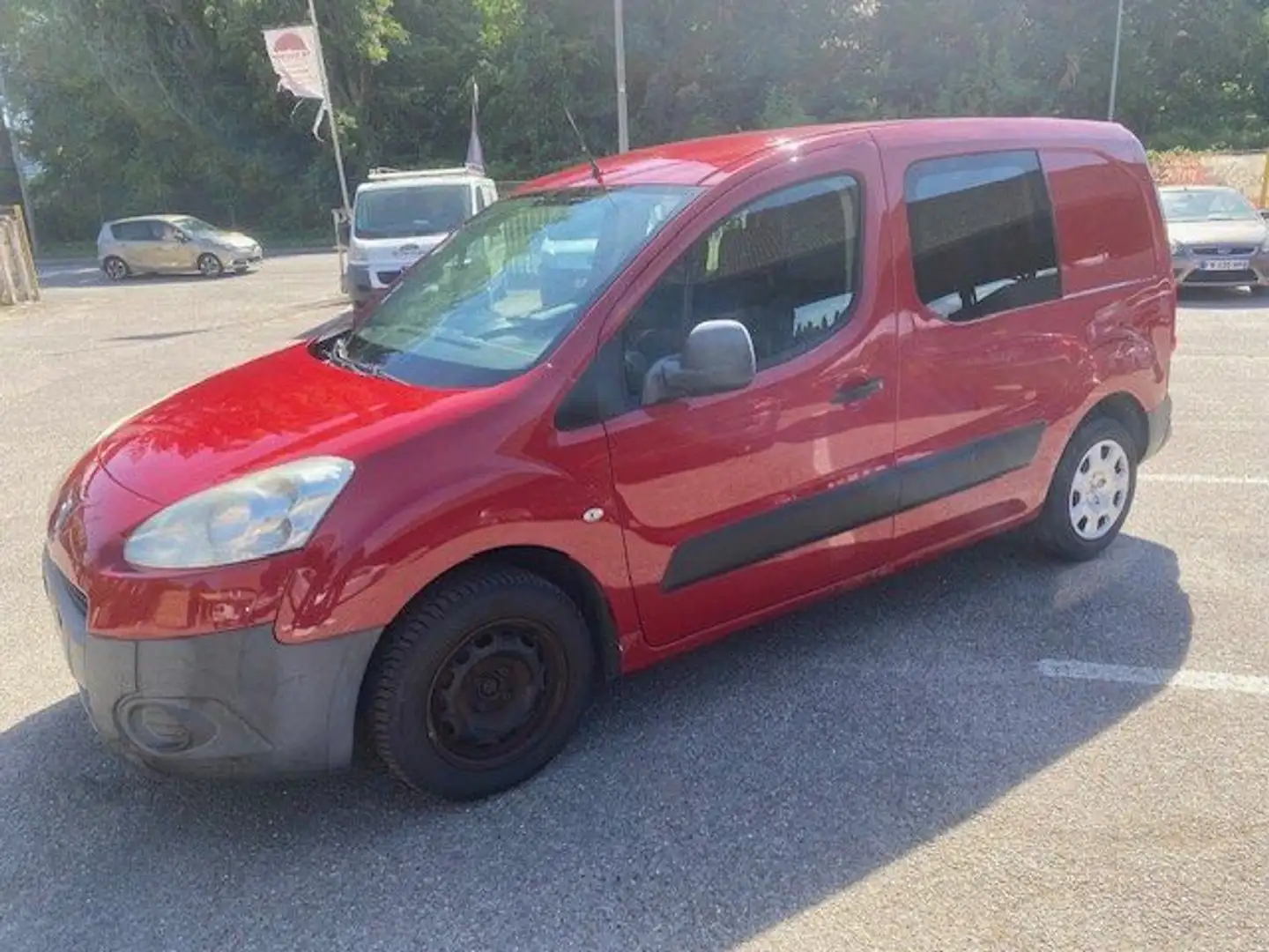 Peugeot Partner 1.6 HDI 90ch Long Rojo - 2