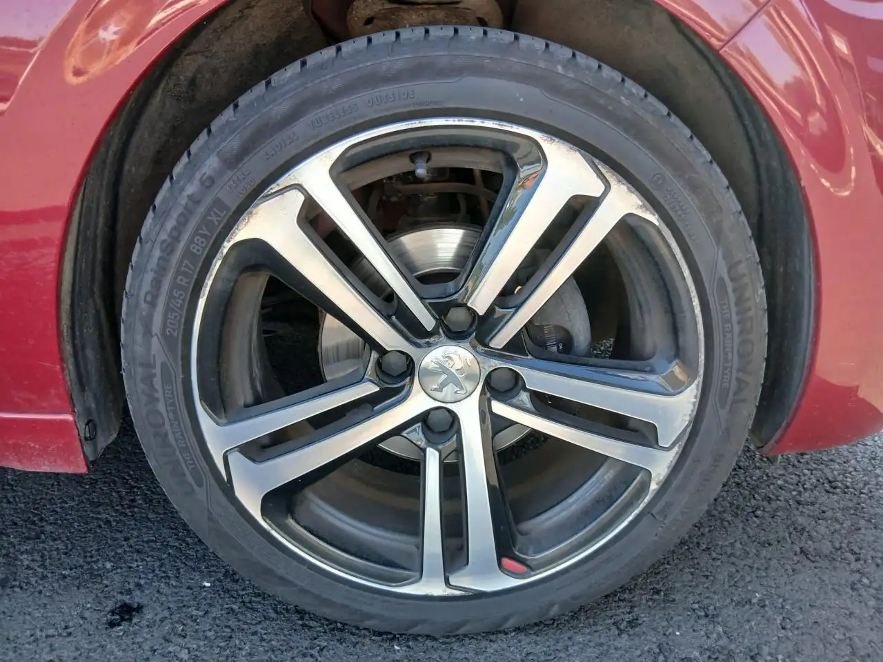 Peugeot 208 208 — photo 34