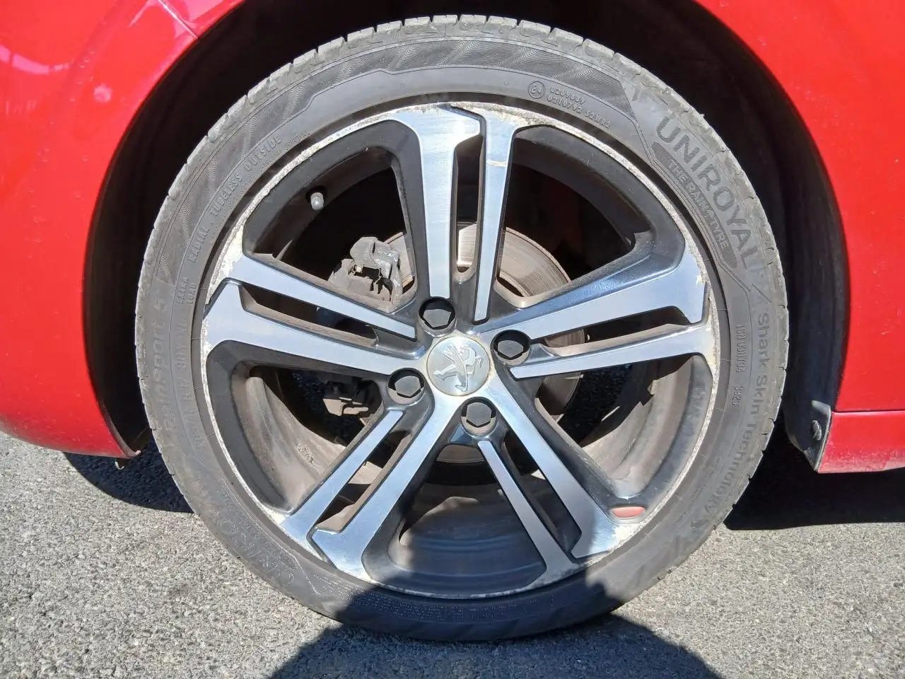 Peugeot 208 208 — photo 33