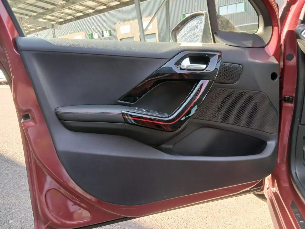 Peugeot 208 208 — photo 19