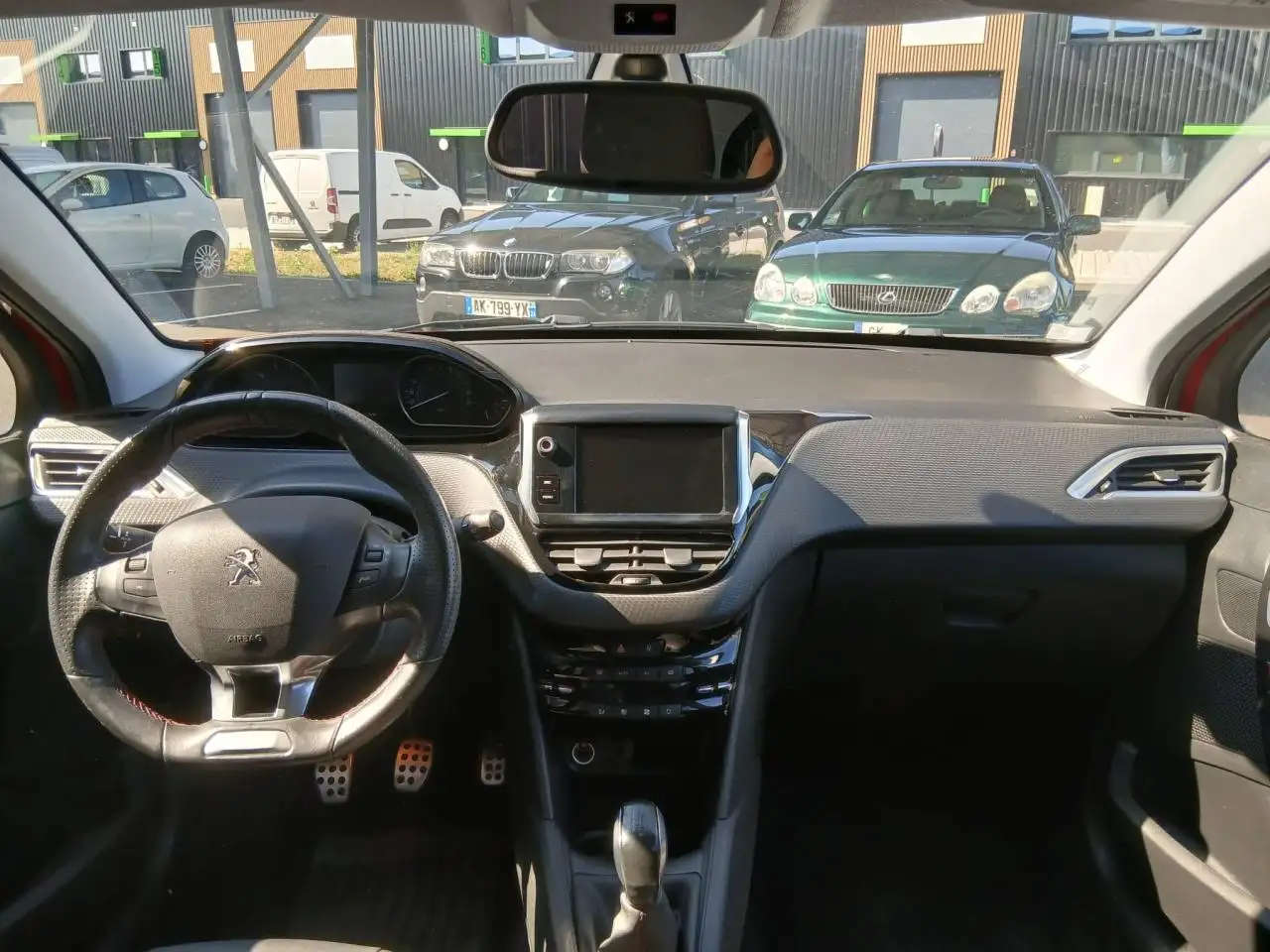 Peugeot 208 208 — photo 11
