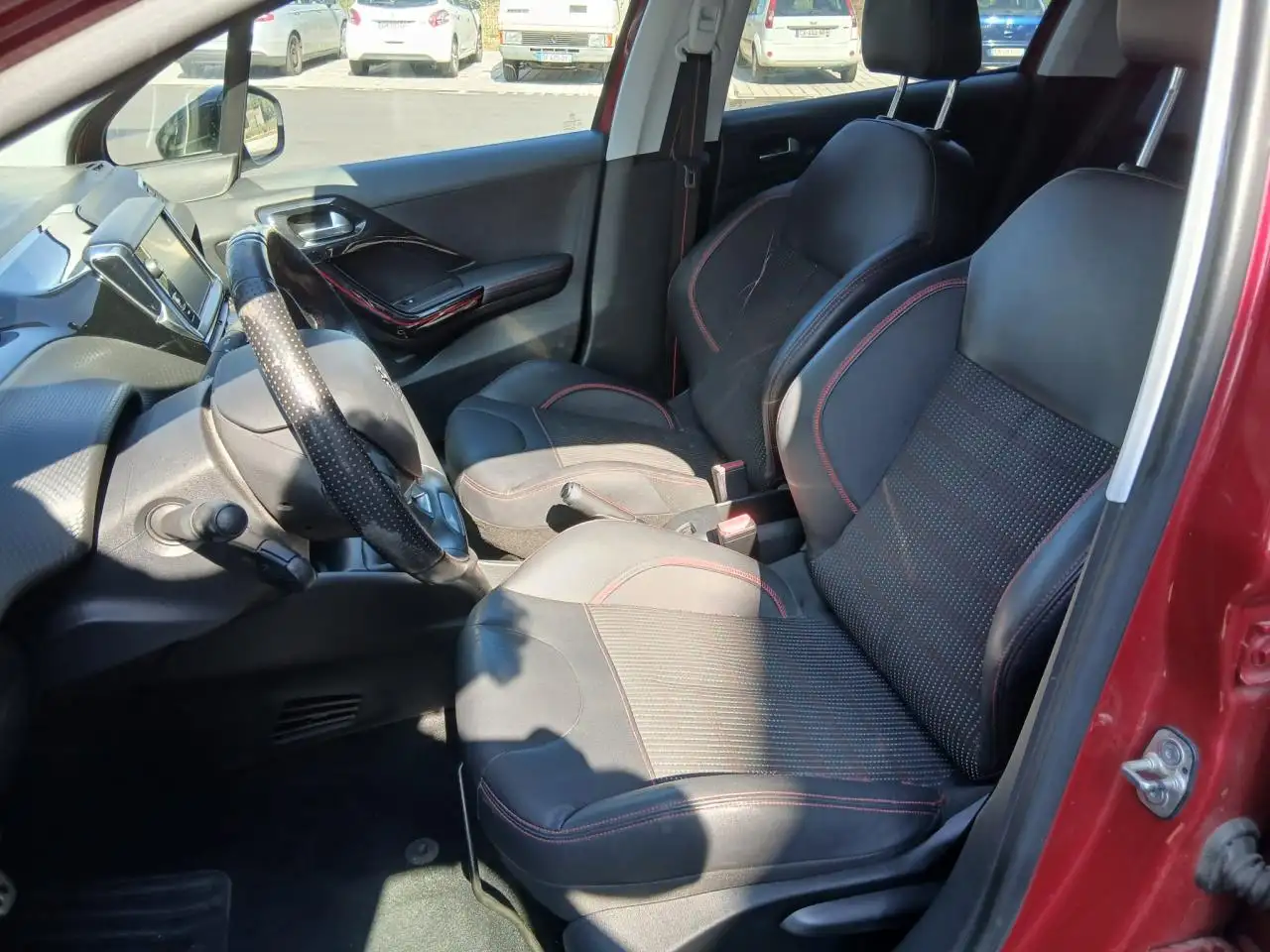 Peugeot 208 208 — photo 20