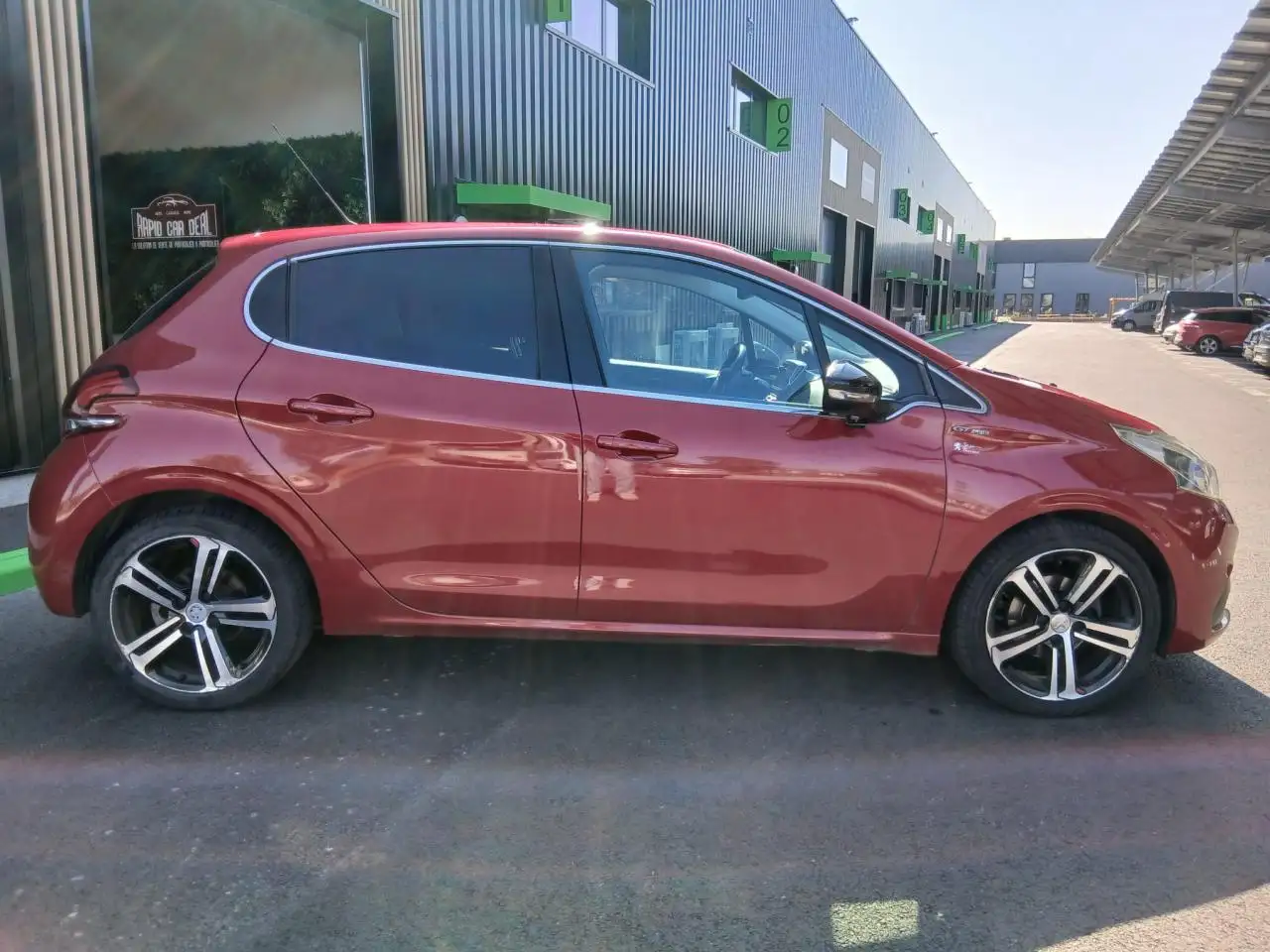 Peugeot 208 208 — photo 9