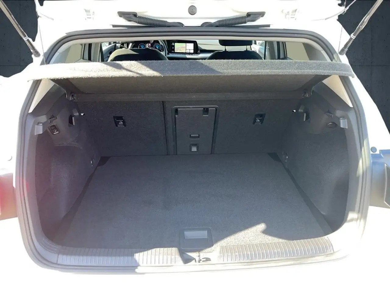 Volkswagen Golf 2.0 TDI DSG Active Navi LEDplus AHK 15