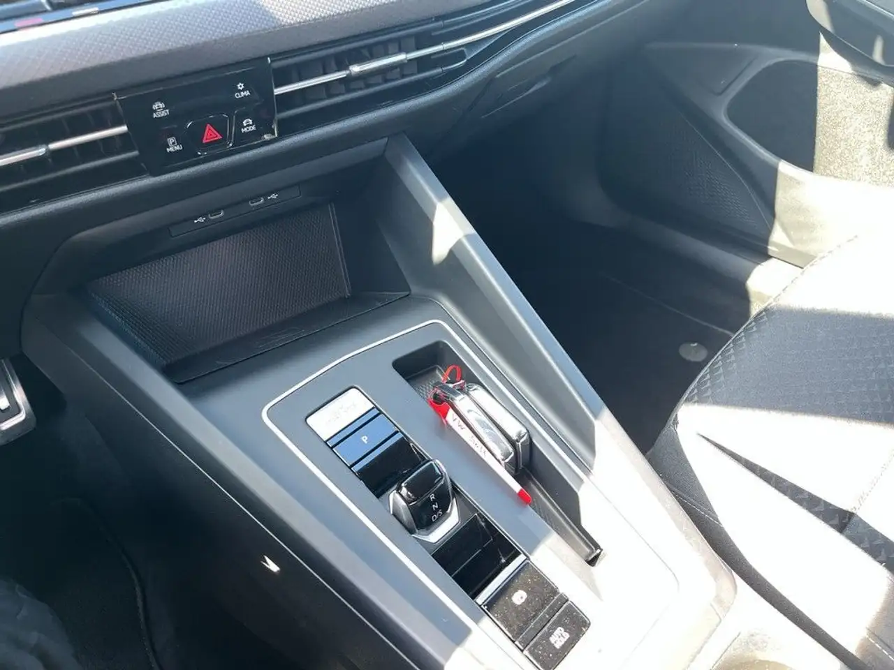 Volkswagen Golf 2.0 TDI DSG Active Navi LEDplus AHK 19