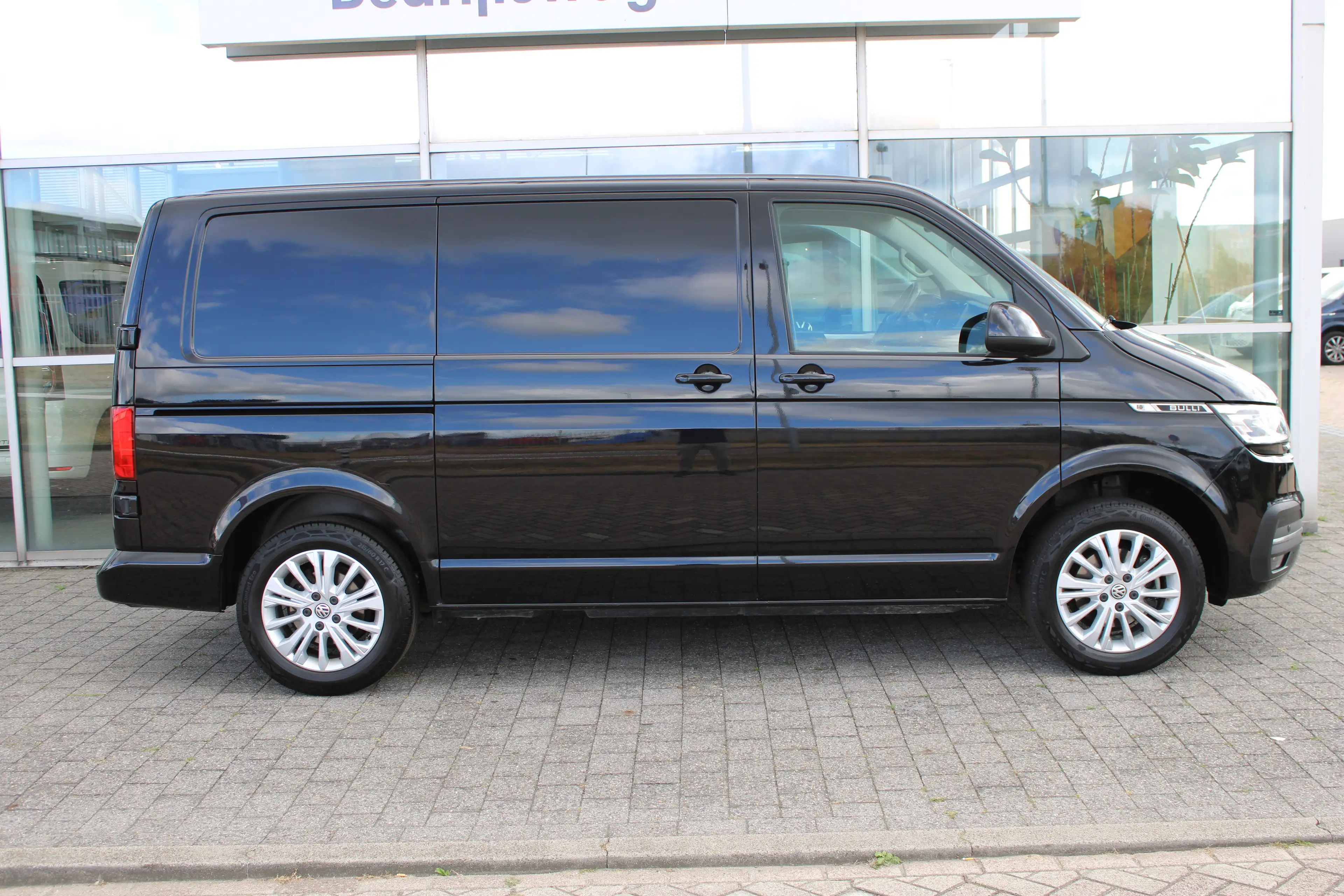Volkswagen Transporter 2.0 TDI 150 PK DSG L1 Bulli | Trekhaak | Achterdeu — photo 5