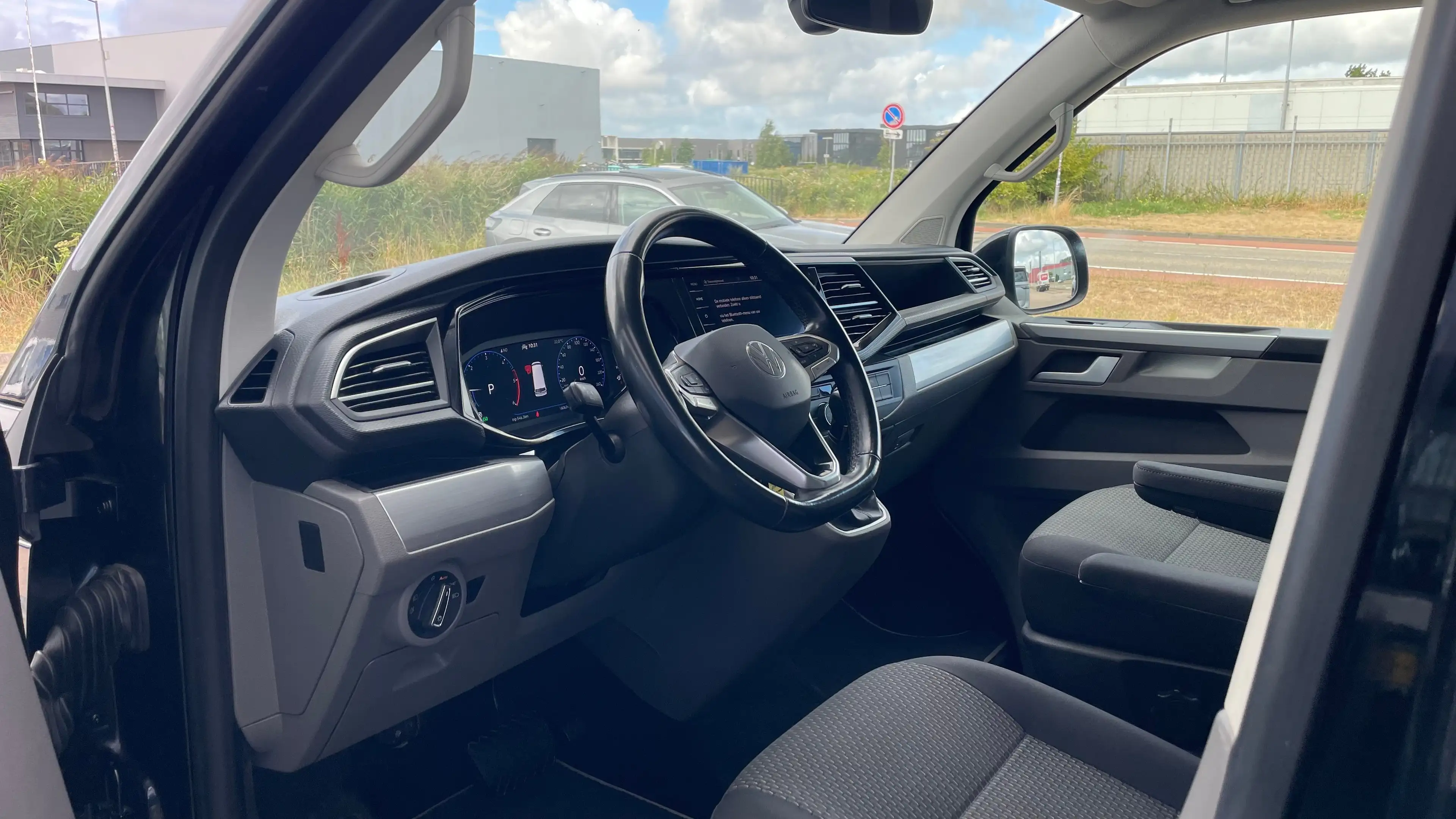 Volkswagen Transporter 2.0 TDI 150 PK DSG L1 Bulli | Trekhaak | Achterdeu — photo 14