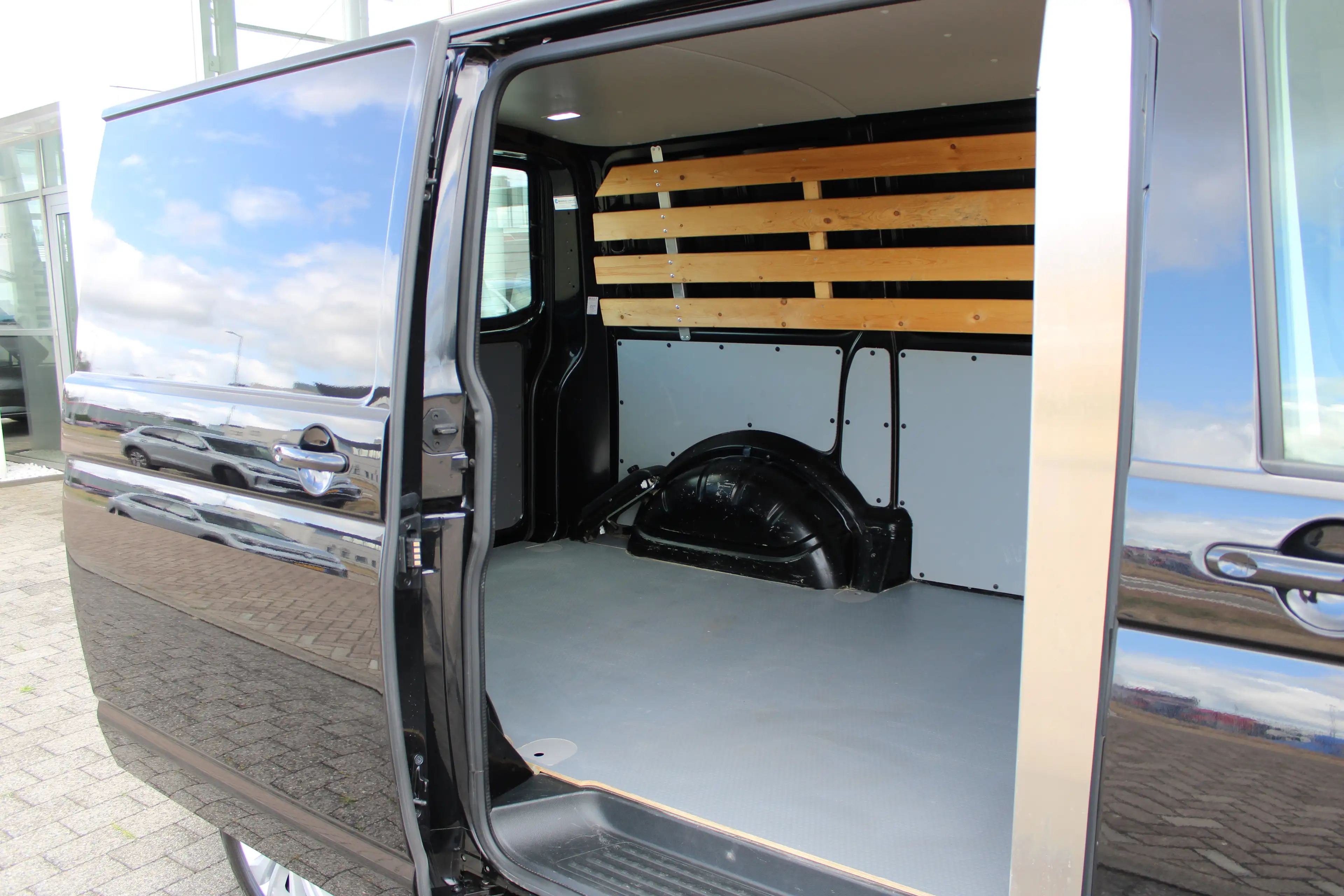 Volkswagen Transporter 2.0 TDI 150 PK DSG L1 Bulli | Trekhaak | Achterdeu — photo 9
