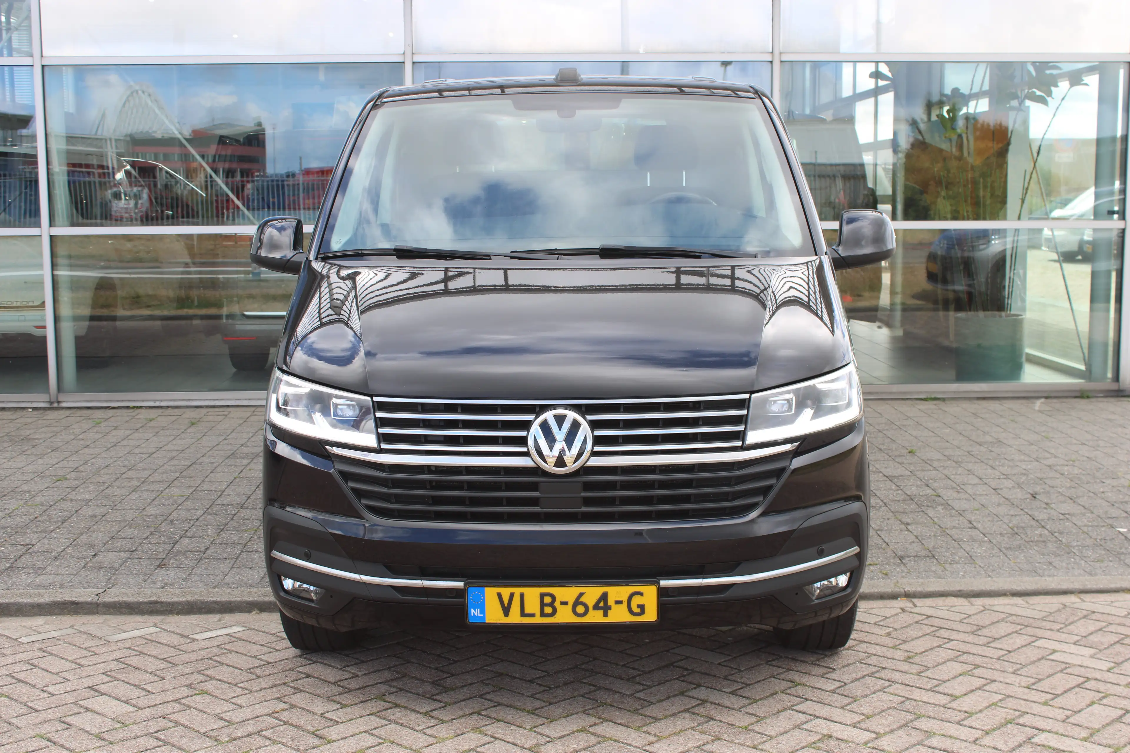 Volkswagen Transporter 2.0 TDI 150 PK DSG L1 Bulli | Trekhaak | Achterdeu — photo 2