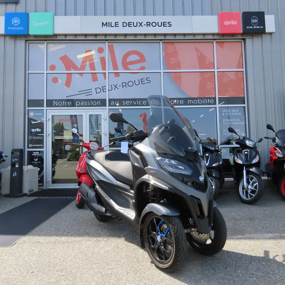 Piaggio MP3 400