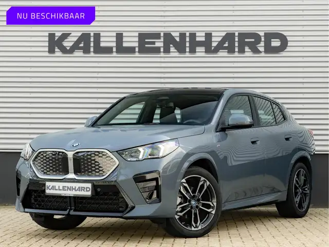 BMW iX2 eDrive20 M-Sport - Pano - Trekhaak - Memoryzetel -
