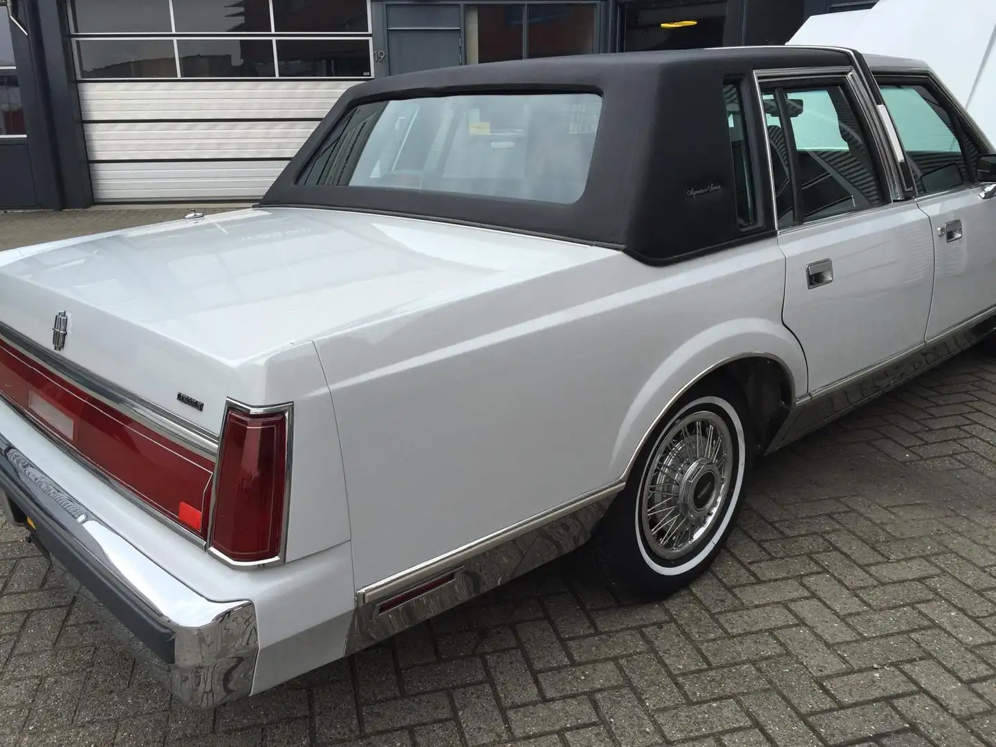 Lincoln Town Car Signature Series Weiß - 2