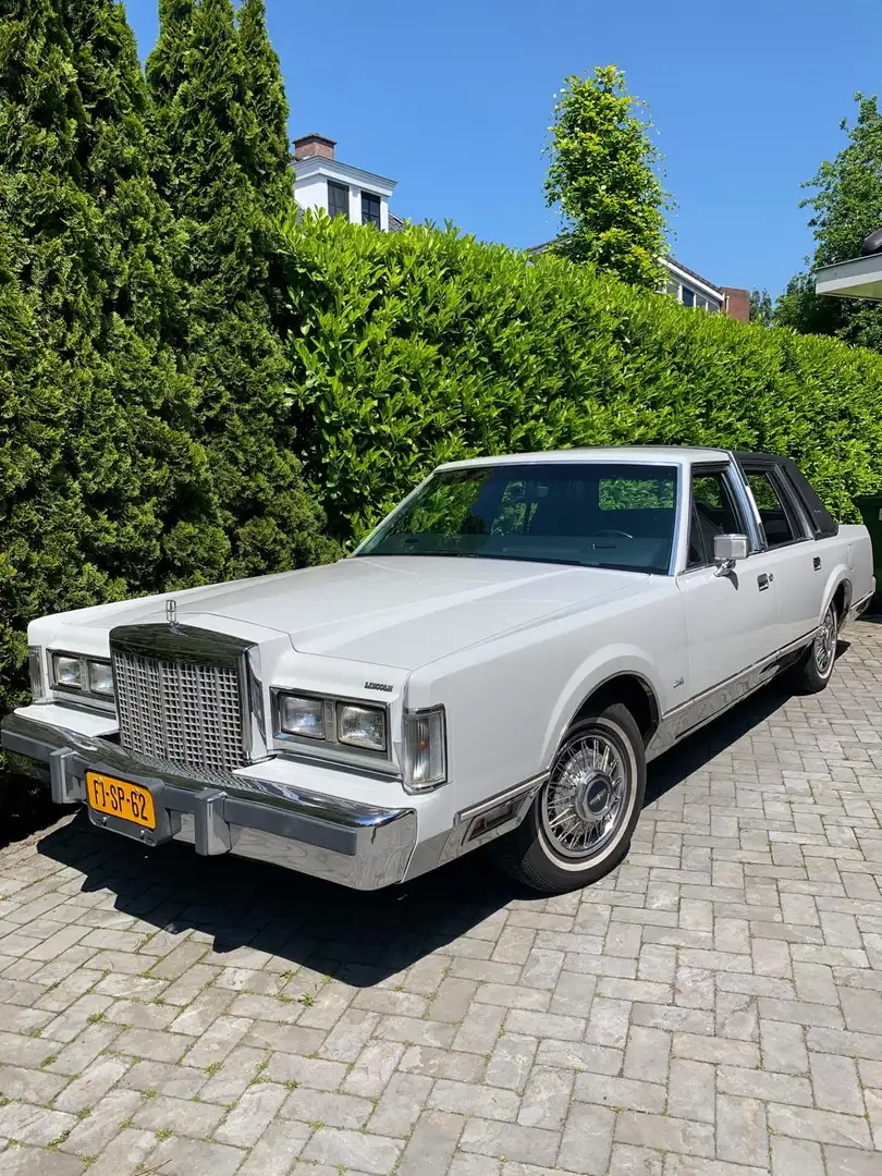 Lincoln Town Car Signature Series Weiß - 1