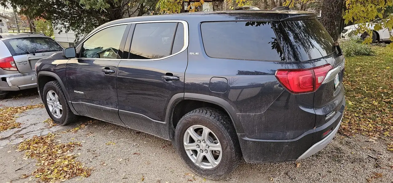 GMC Acadia снимка GMC Acadia