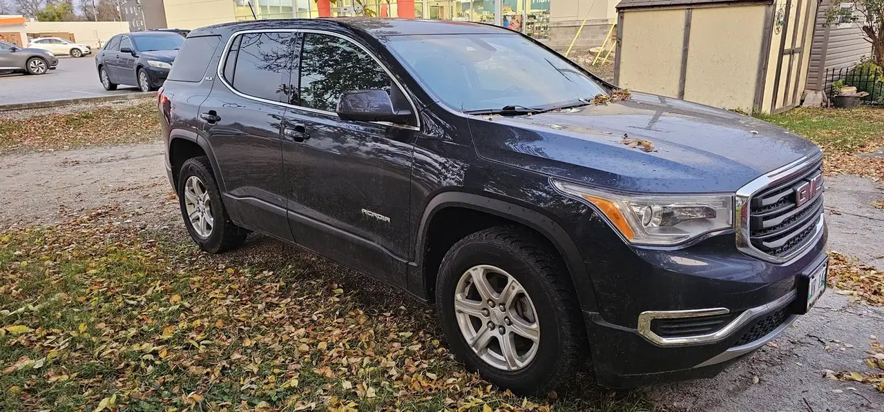 GMC Acadia снимка GMC Acadia
