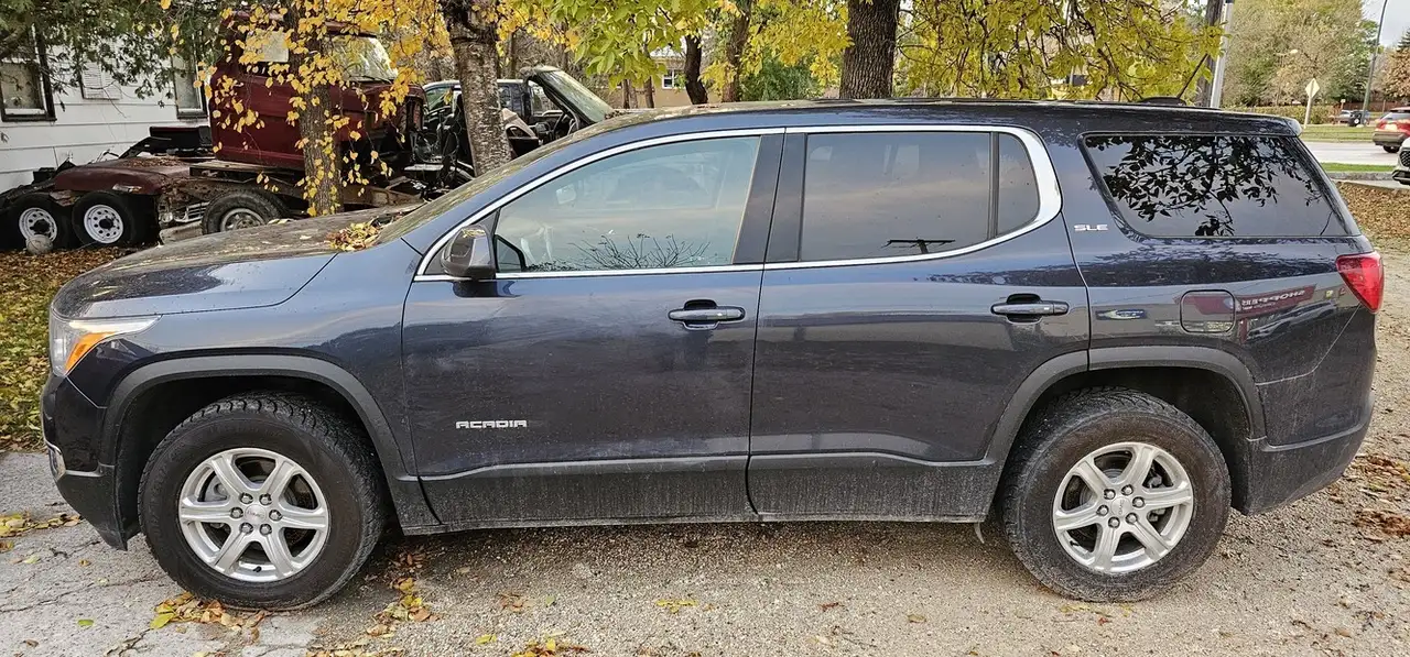 GMC Acadia снимка GMC Acadia