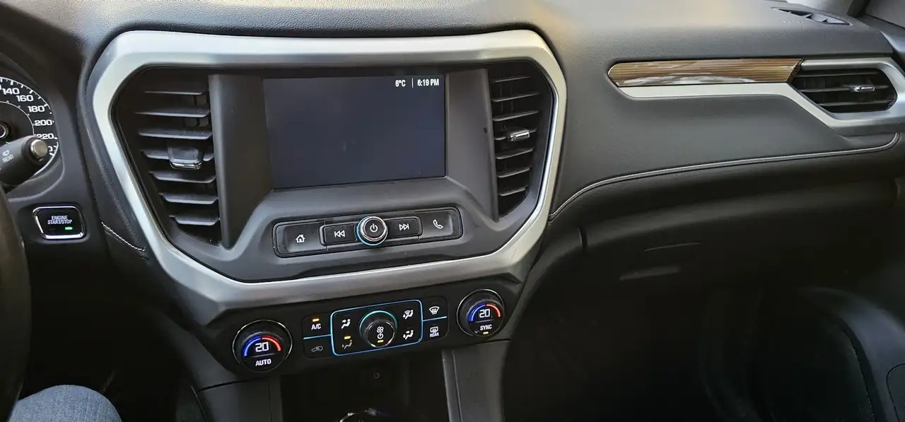 GMC Acadia снимка GMC Acadia