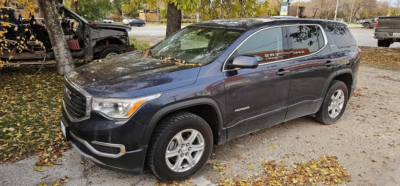 GMC Acadia снимка GMC Acadia