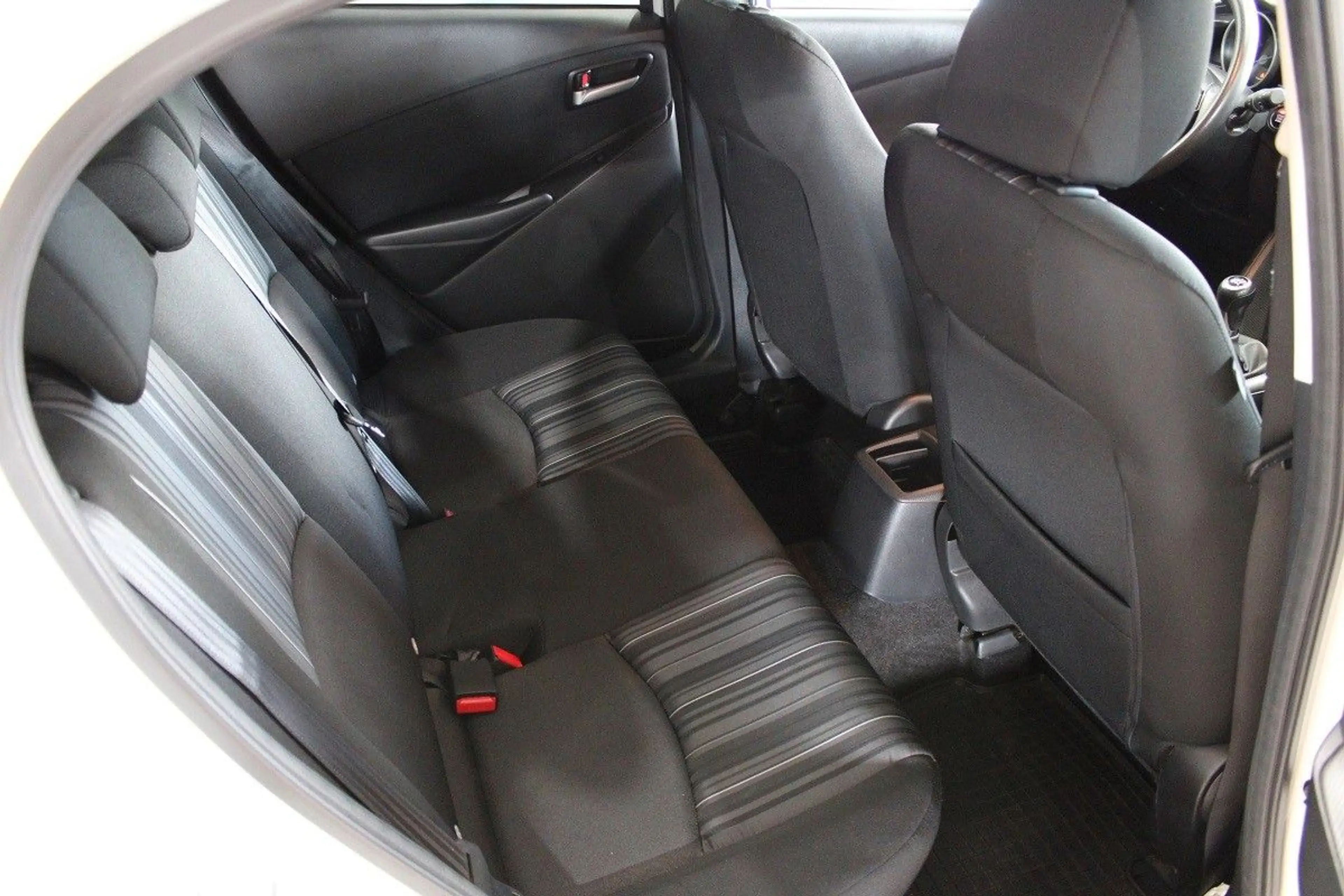 Mazda 2 Lim. SKY ACTIVE*Tüv NEU*Allwetter*Bluetooth* — photo 12
