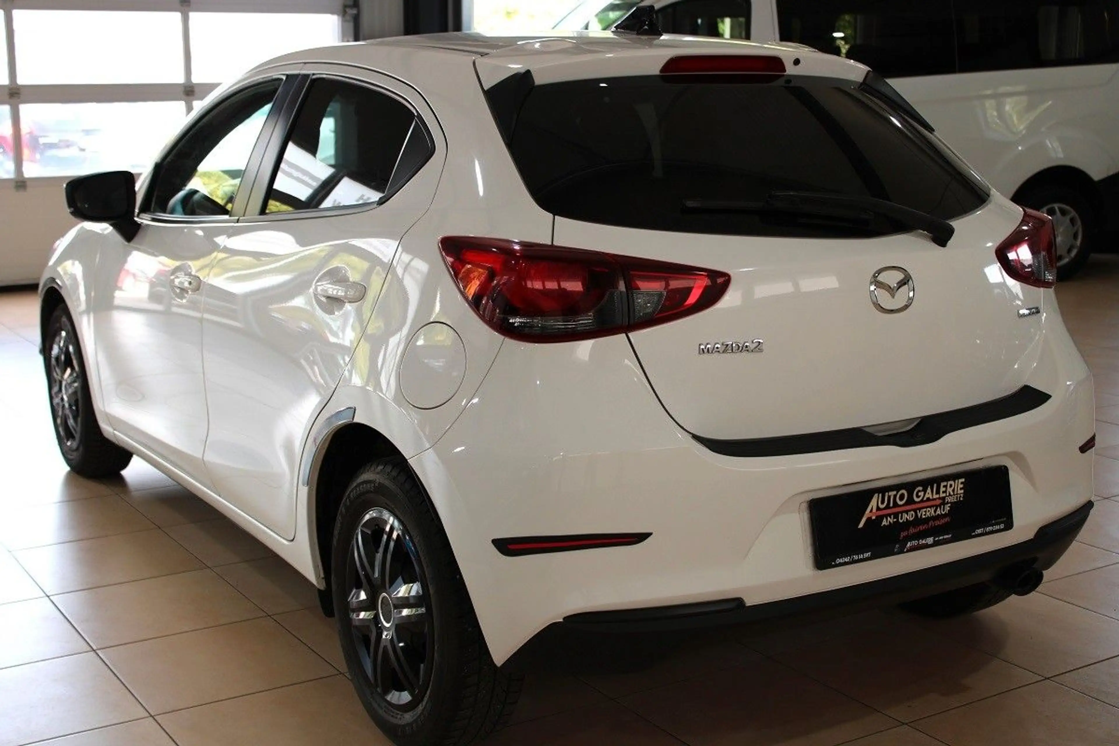 Mazda 2 Lim. SKY ACTIVE*Tüv NEU*Allwetter*Bluetooth* — photo 5
