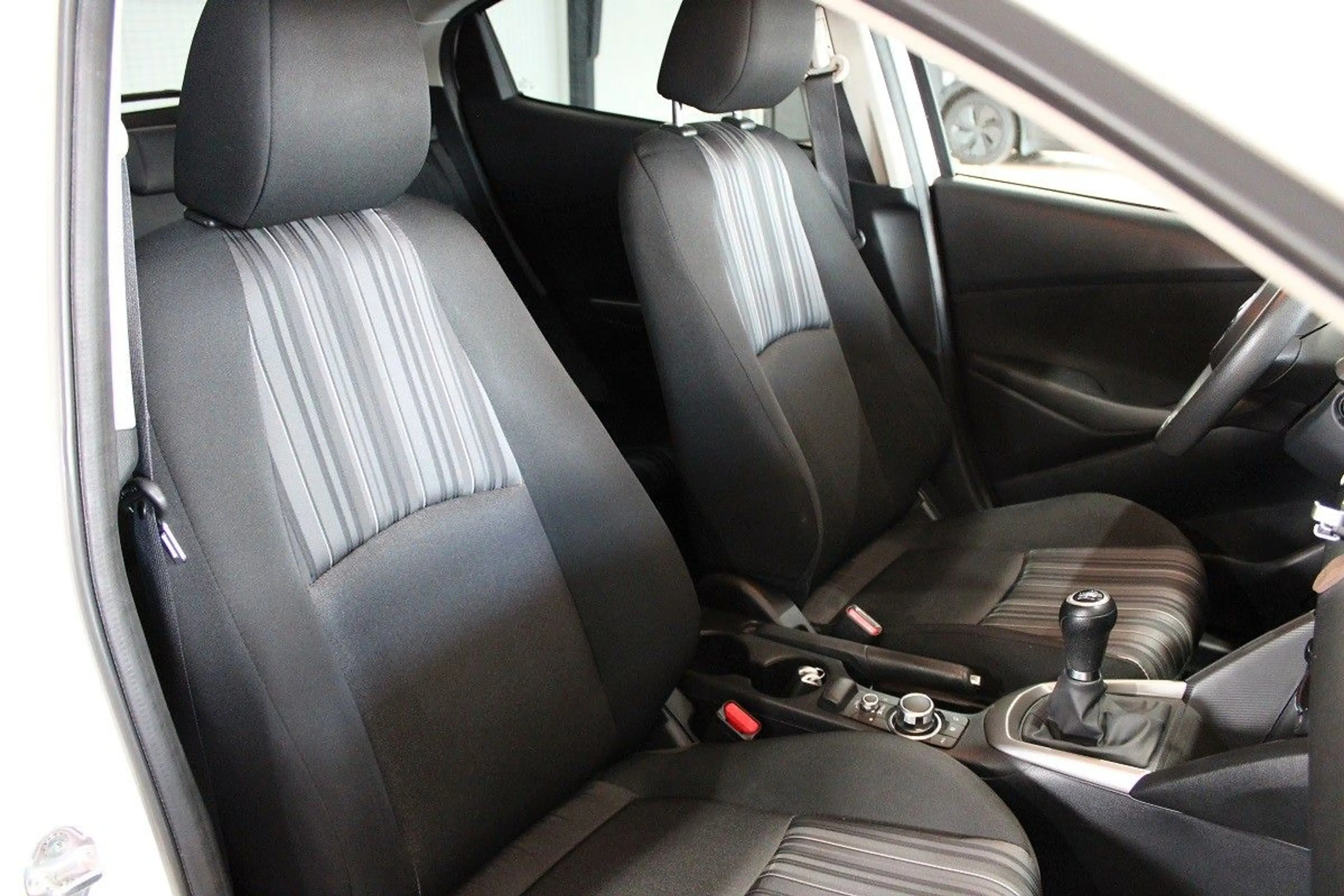 Mazda 2 Lim. SKY ACTIVE*Tüv NEU*Allwetter*Bluetooth* — photo 11