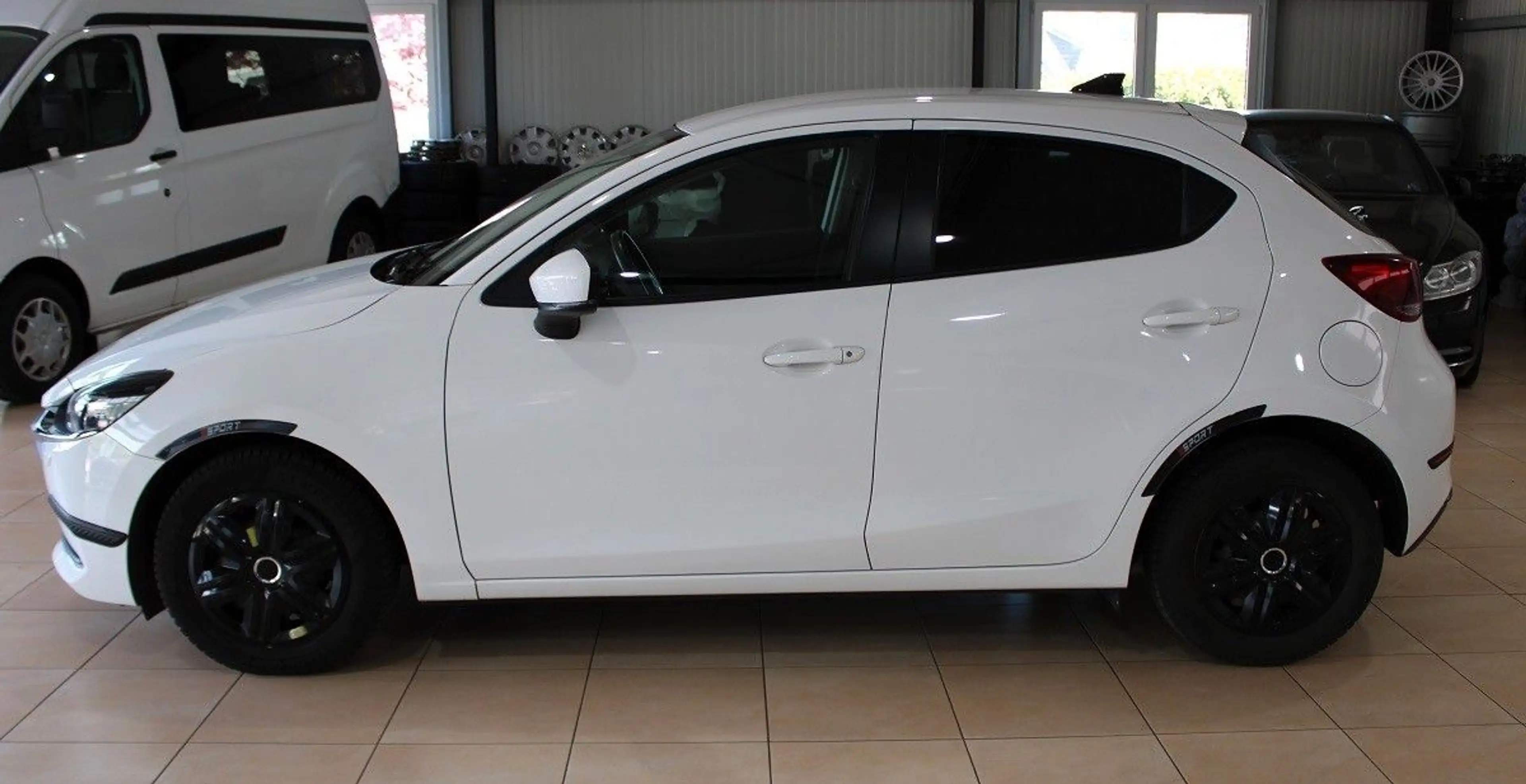 Mazda 2 Lim. SKY ACTIVE*Tüv NEU*Allwetter*Bluetooth* — photo 6