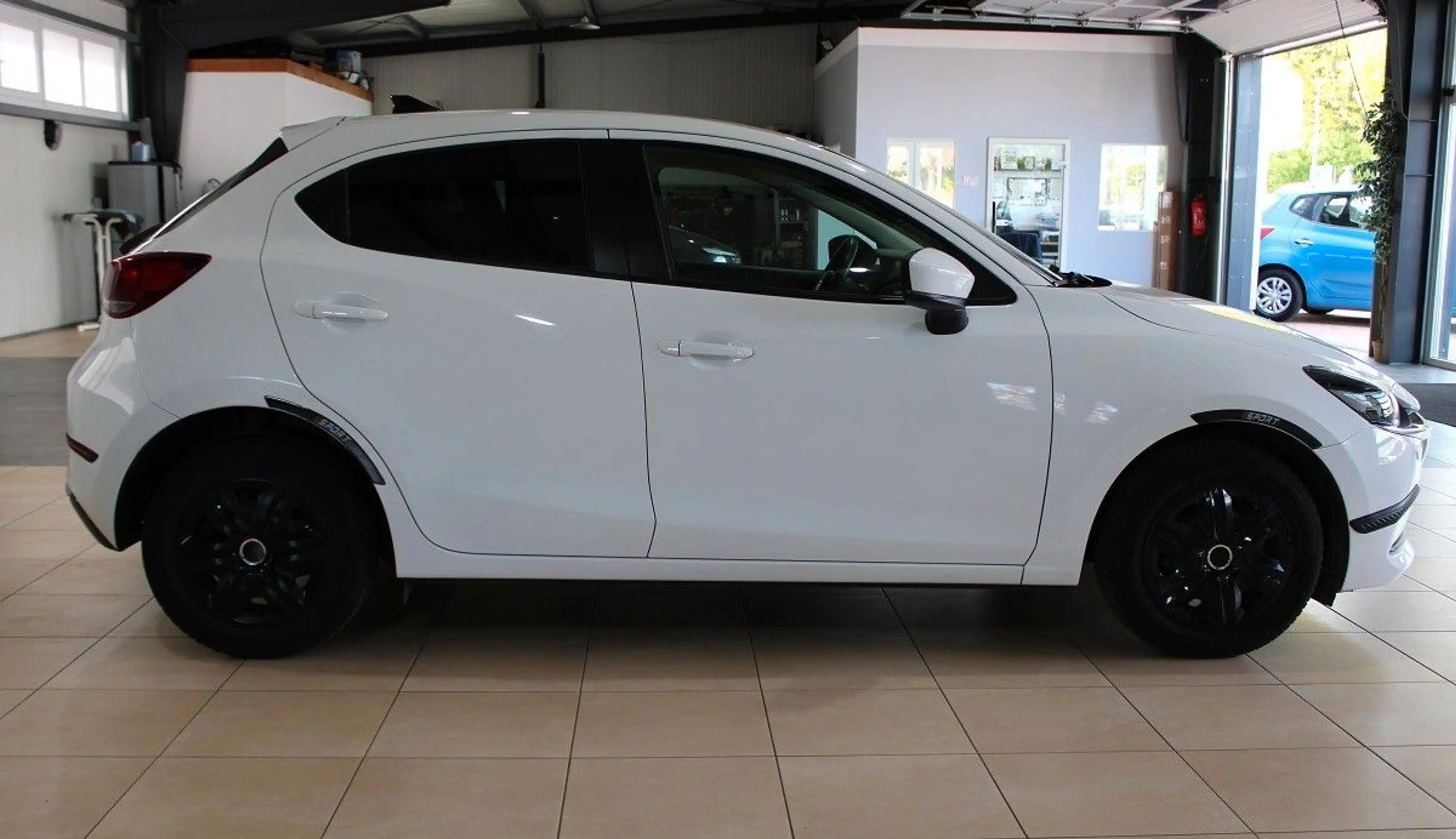Mazda 2 Lim. SKY ACTIVE*Tüv NEU*Allwetter*Bluetooth* — photo 2