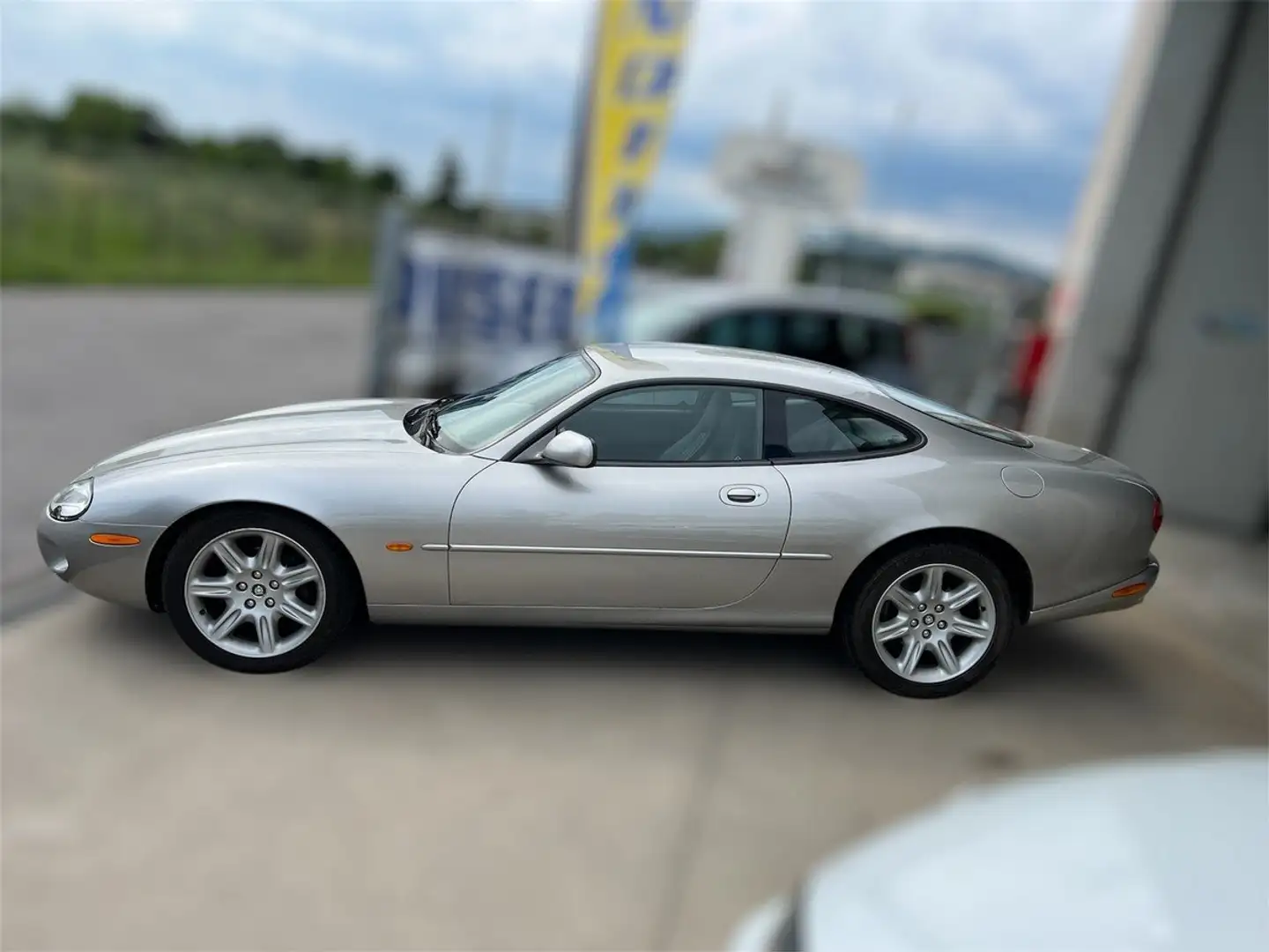 Jaguar XK8 XK8 Coupe 4.0 UNICO PROPRIETARIO / cert. ASI / CRS Stříbrná - 1