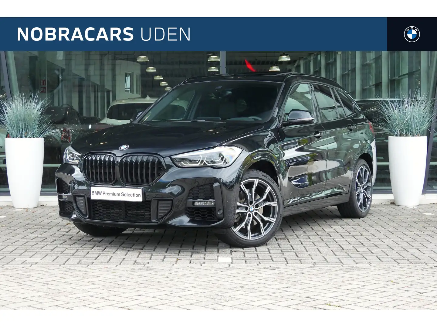 BMW X1 xDrive25e High Executive M Sport Automaat / Panora Zwart - 1