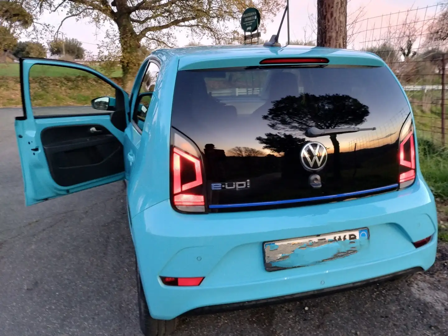 Volkswagen e-up! - 2
