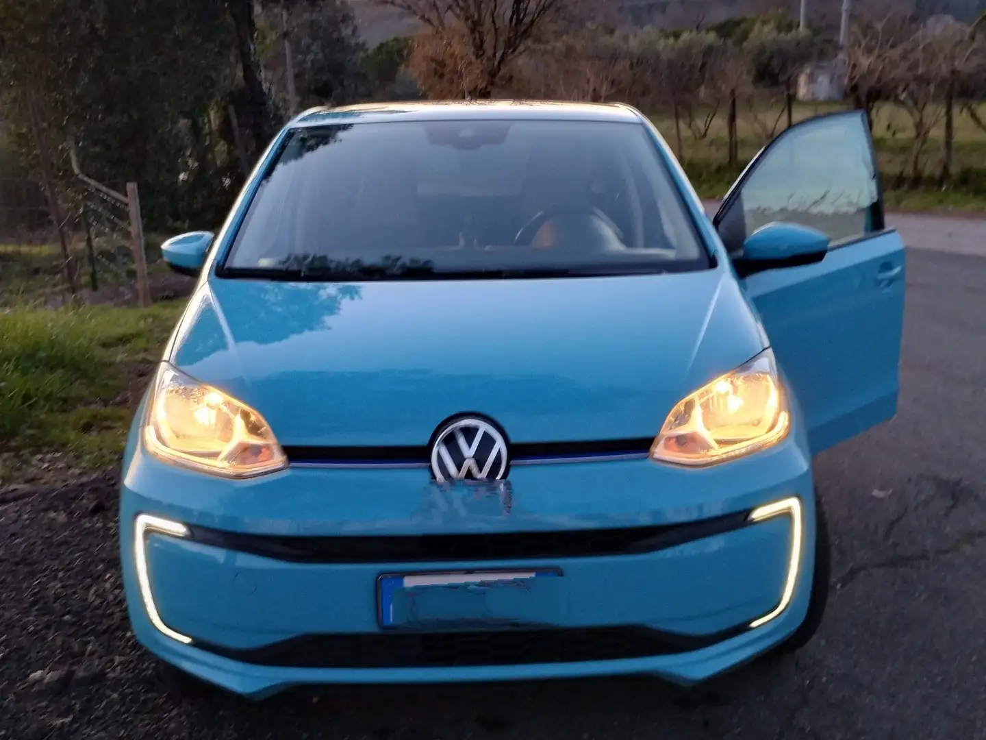 Volkswagen e-up! - 1