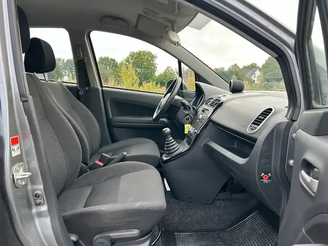 Suzuki Splash view 17
