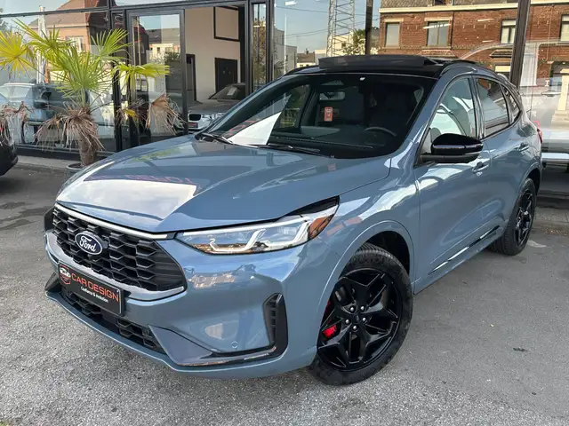 Ford Kuga / 2.5hybrid FHEV / 2026 / 10.000km / full..
