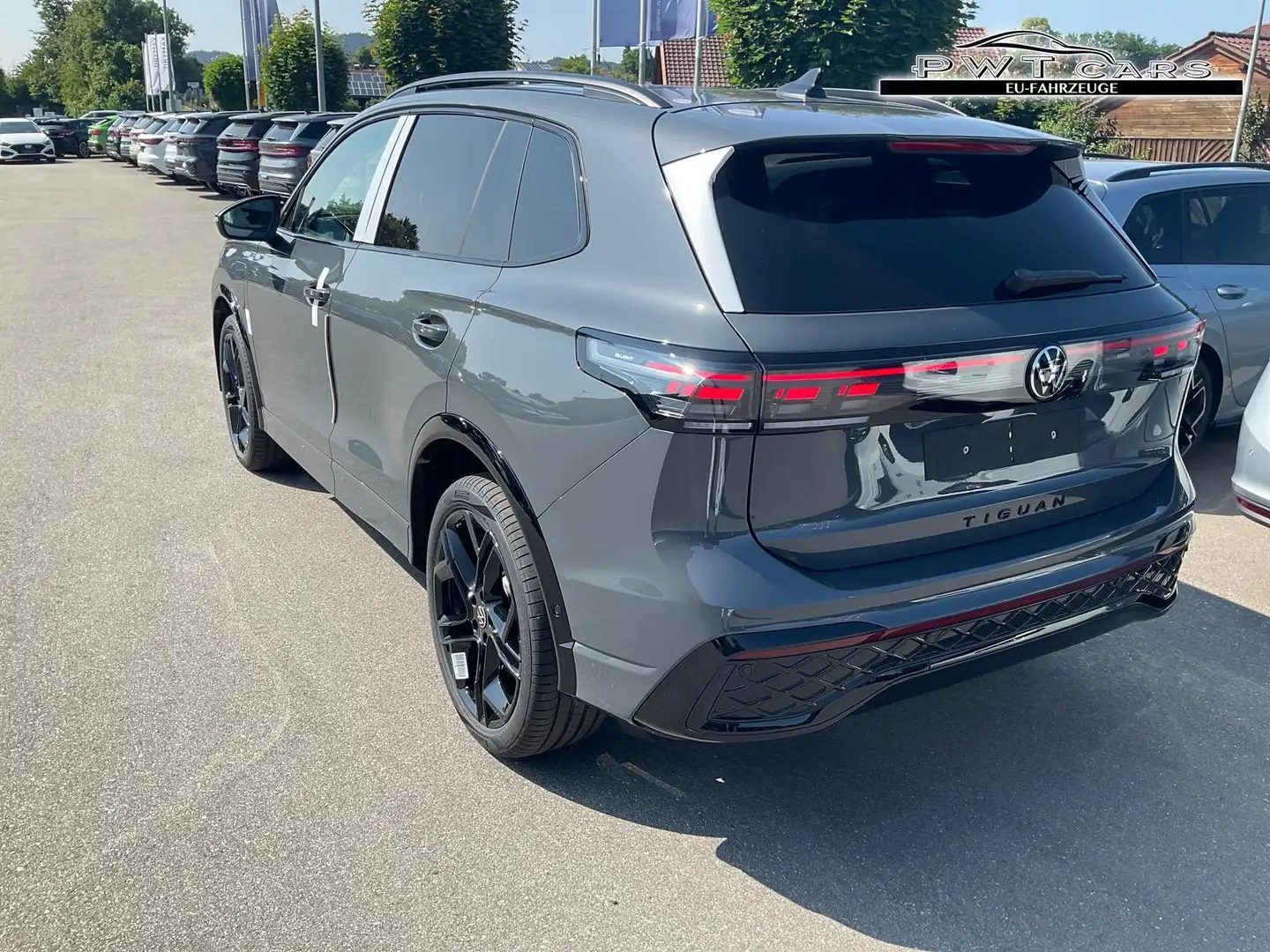 Volkswagen Tiguan 1.5 TSI eHybrid 200 kW R-Line Black, Pano, 20-Z... Grau - 2