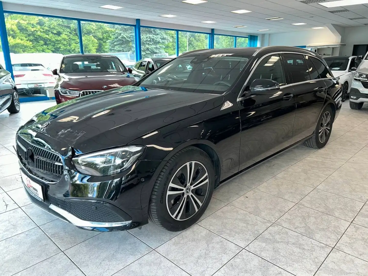 Mercedes-Benz E 220 d T Avantgarde Smartlink LED PDC AHK Leder Black - 1