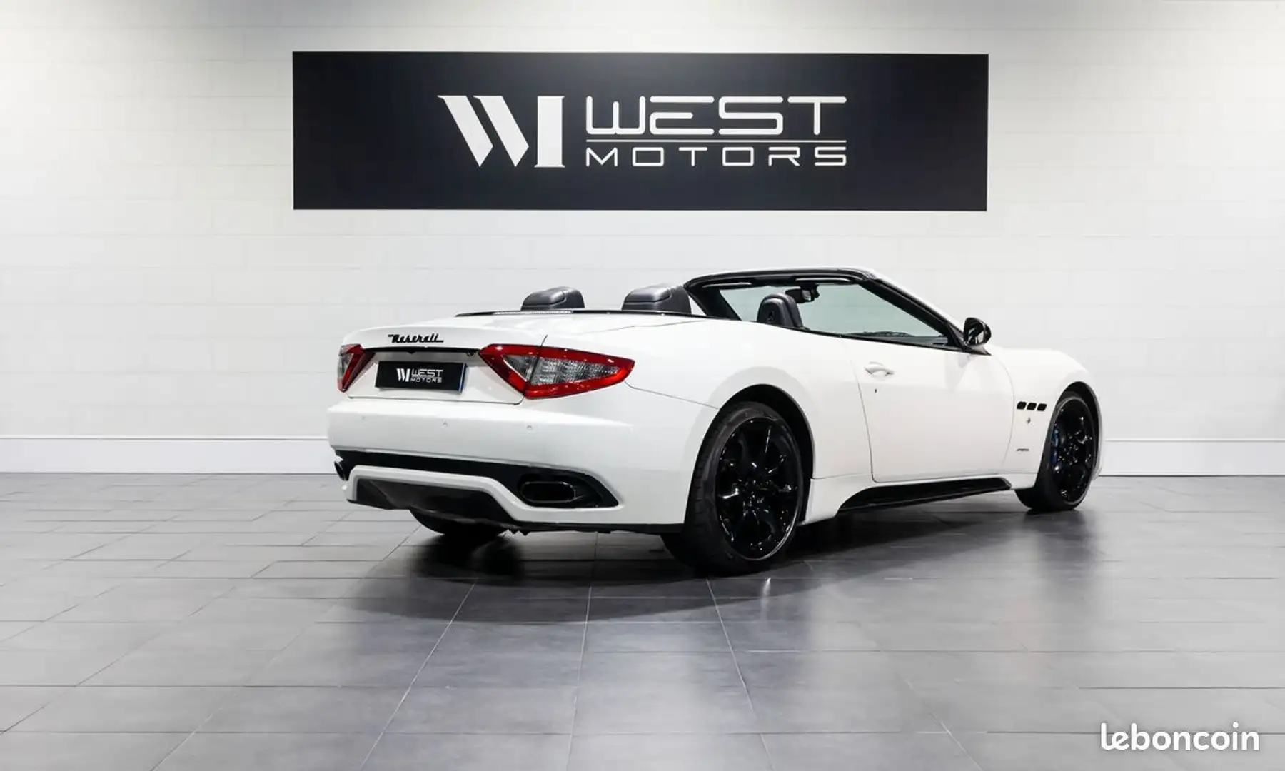 Maserati GranCabrio Sport 4.7 V8 460 BVA – Immat France - JA 20 Sieges sport - Régulateur de vitesse Blanc - 2