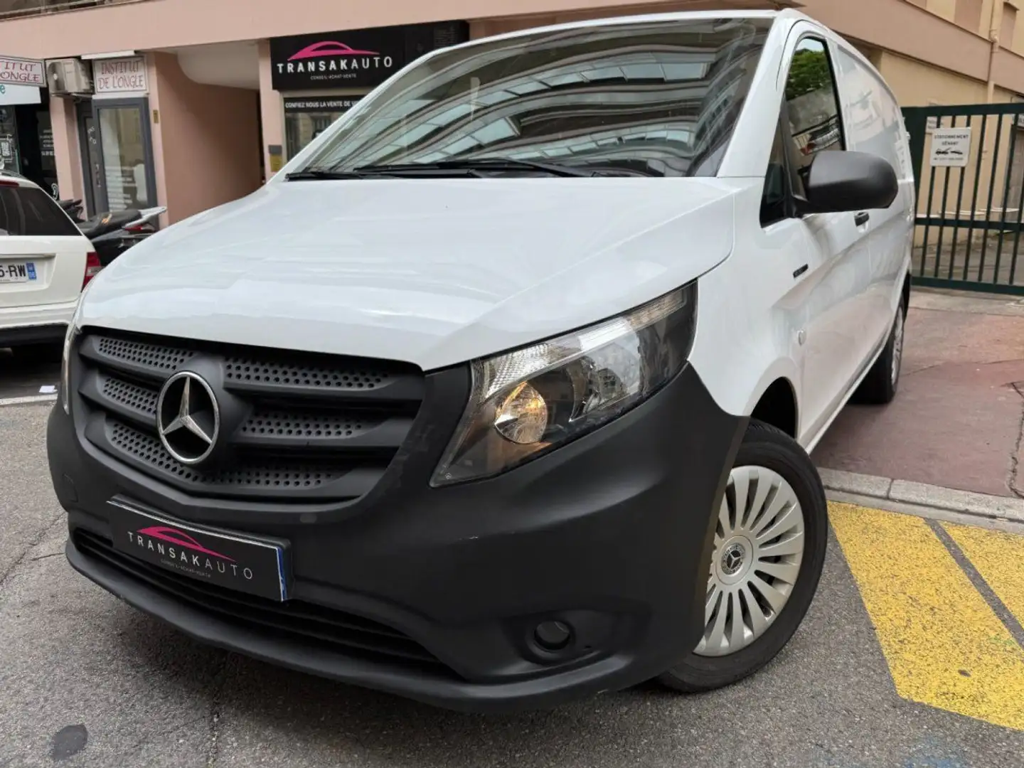 Mercedes-Benz Vito FOURGON Evito 41.4 kWh 116 CV LONG FWD Blanc - 1
