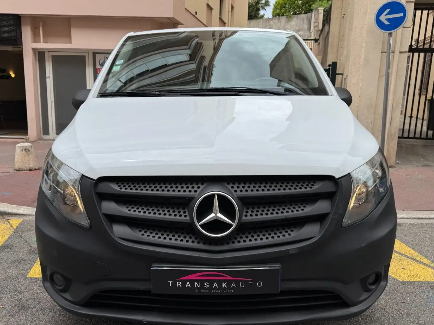 Mercedes-Benz Vito FOURGON Evito 41.4 kWh 116 CV LONG FWD Blanc - 2