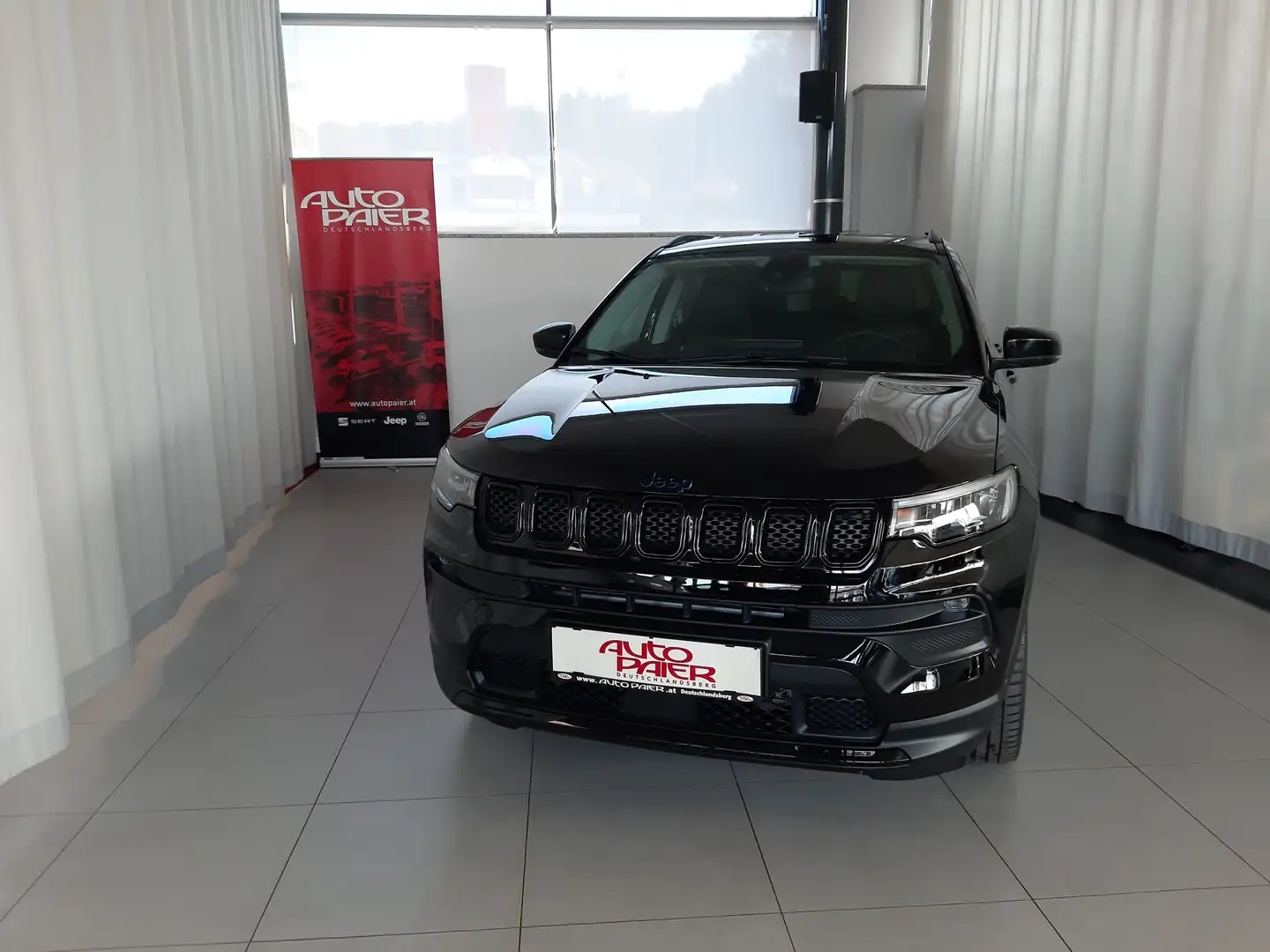 Jeep Compass 1.3 PHEV Night Eagle 190 PS AT 4xe Schwarz - 2