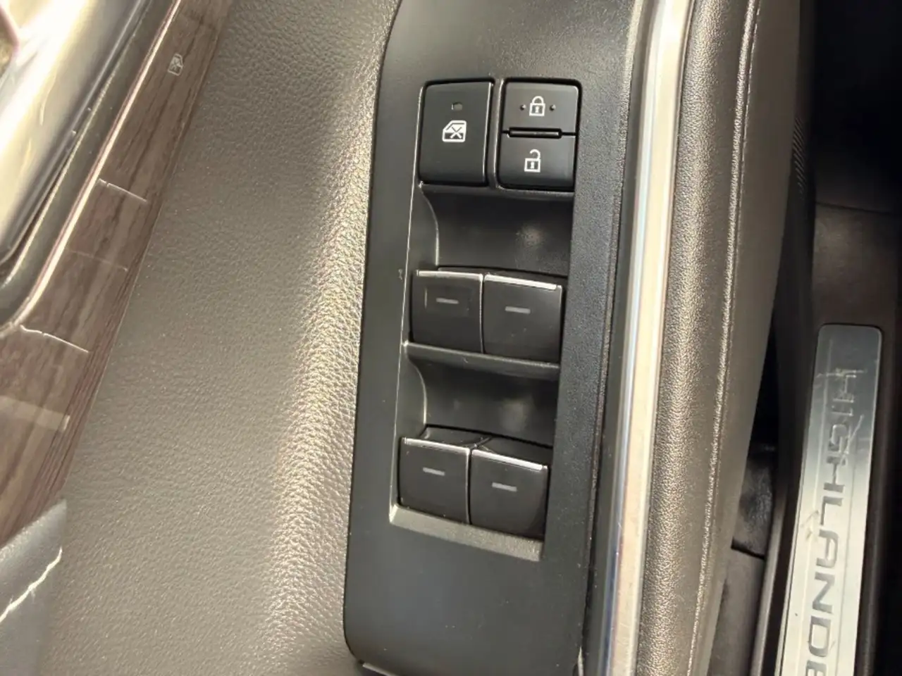 Toyota Highlander снимка Toyota Highlander