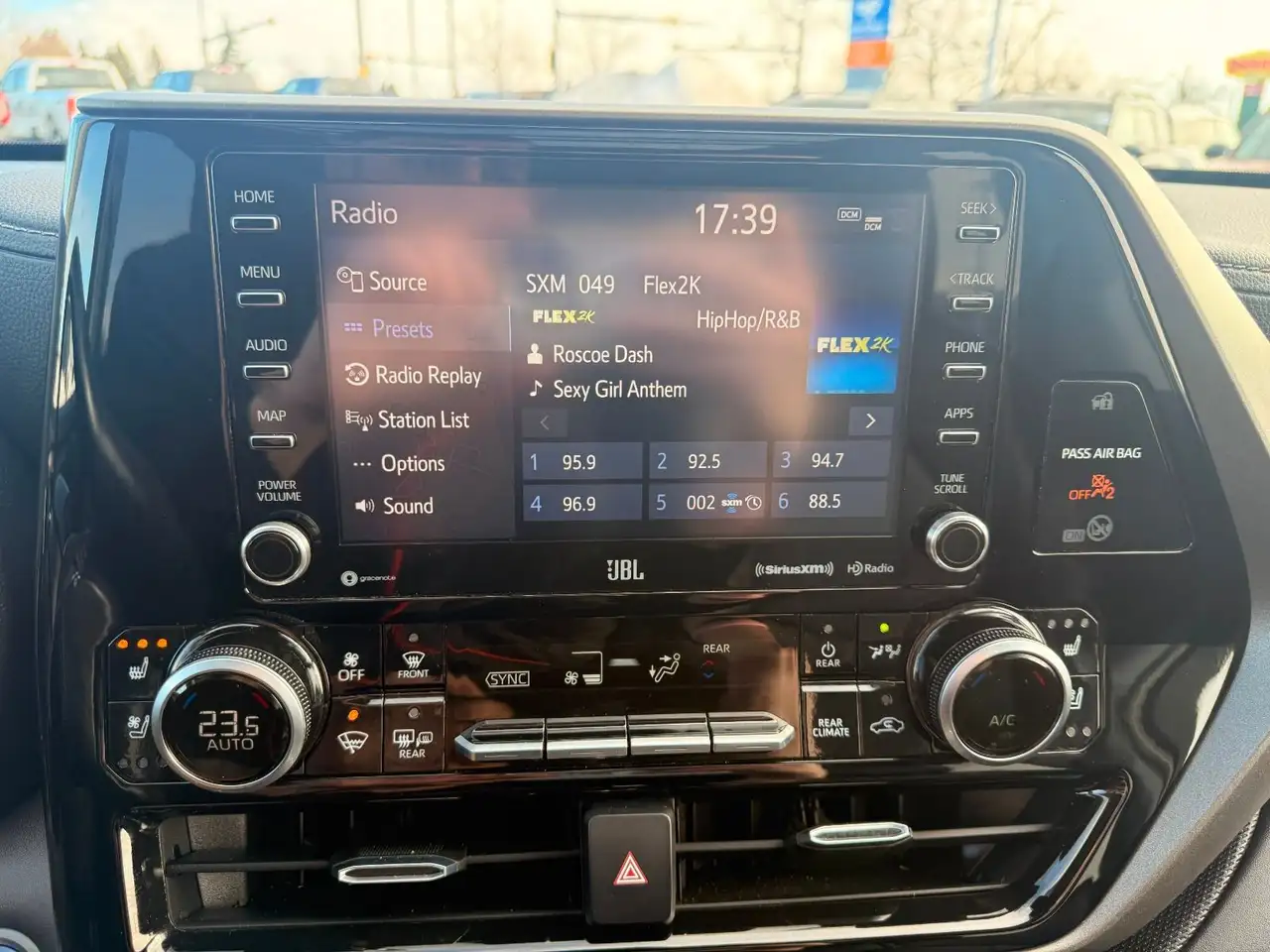 Toyota Highlander снимка Toyota Highlander