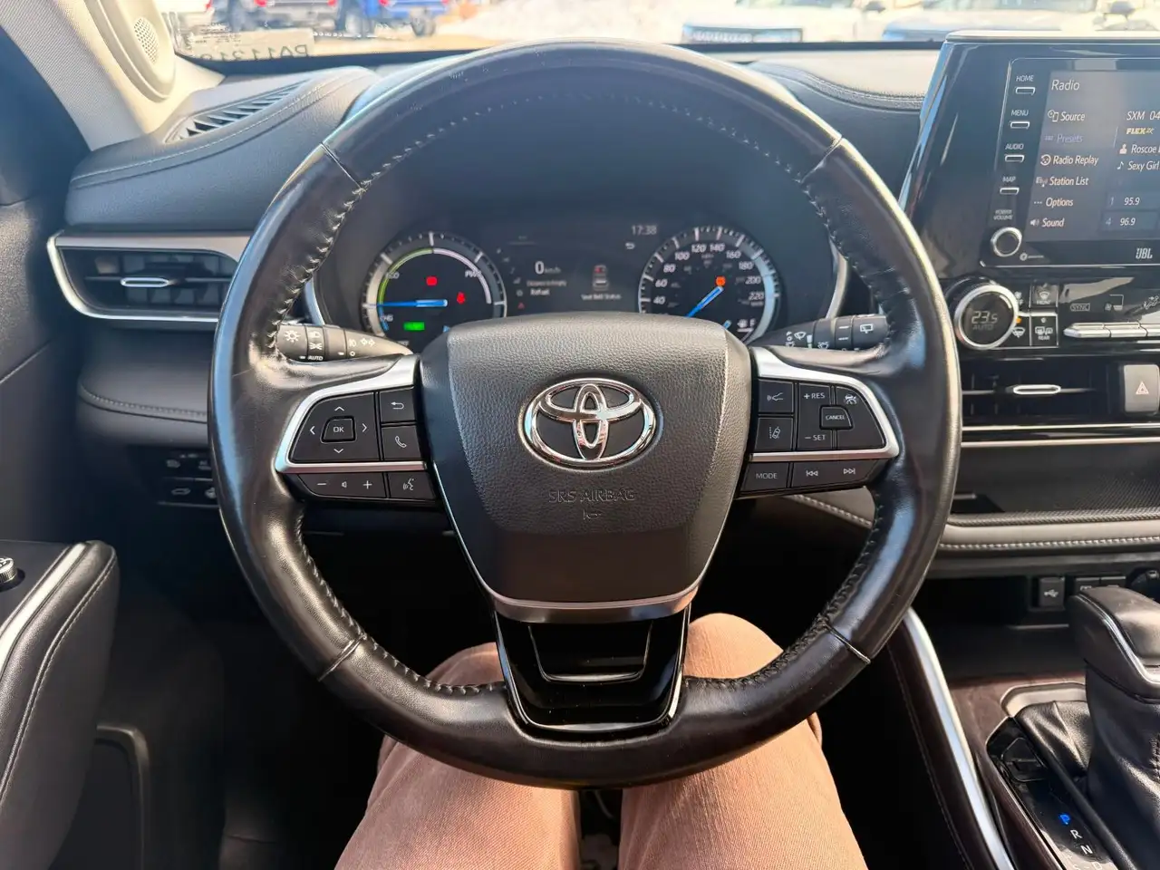 Toyota Highlander снимка Toyota Highlander