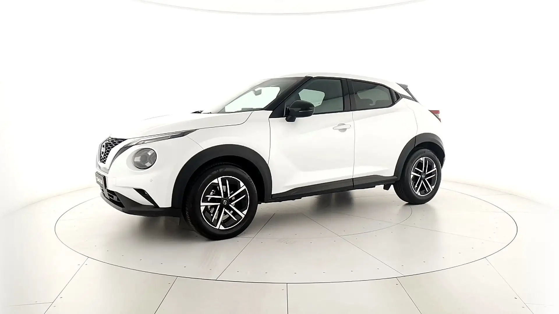 Nissan Juke 1.0 DIG-T N-Connecta Bianco - 2